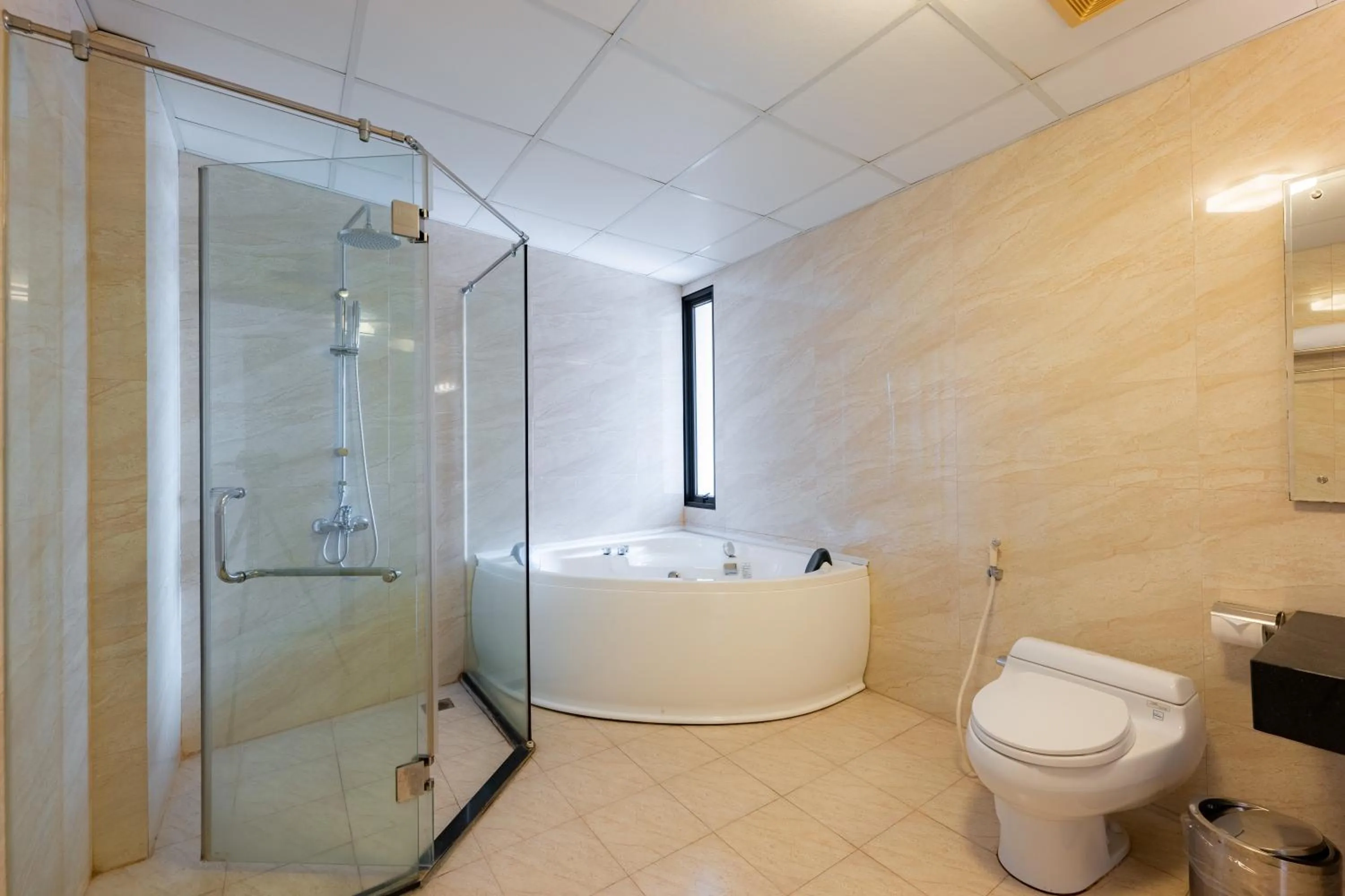 Toilet in Riverside Hanoi Hotel