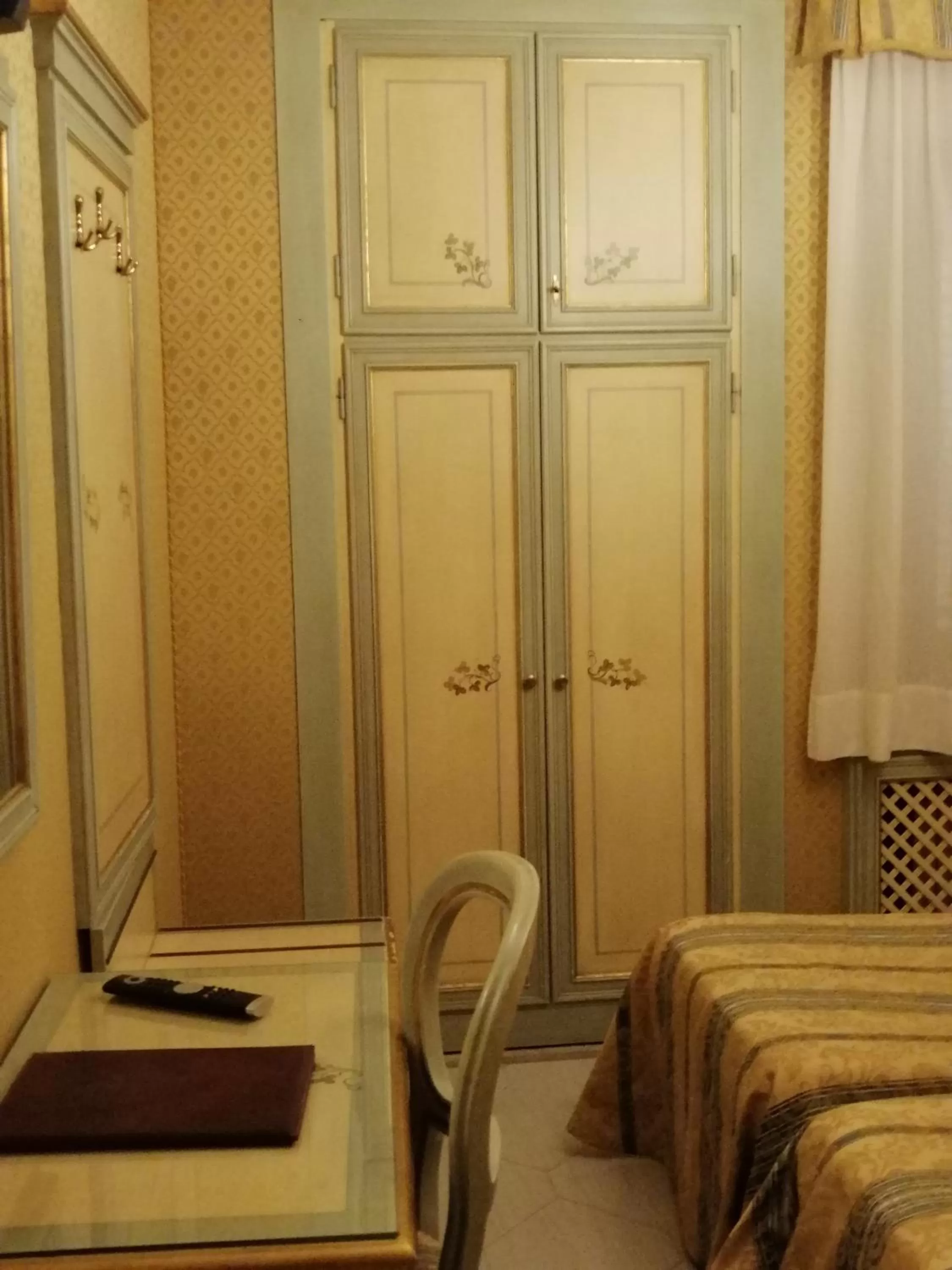 Decorative detail, Bed in Hotel Falier