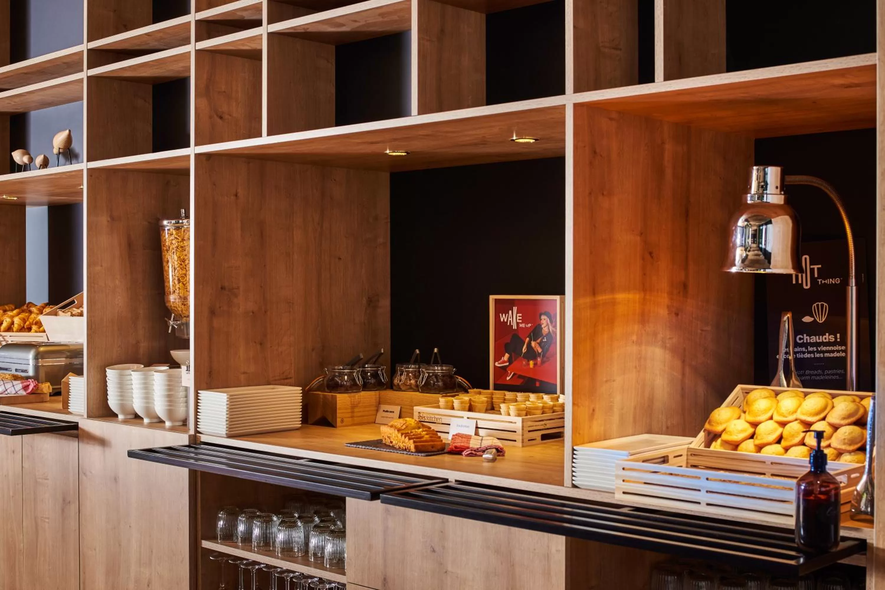 Restaurant/places to eat in Ibis Montlhery Paris Sud