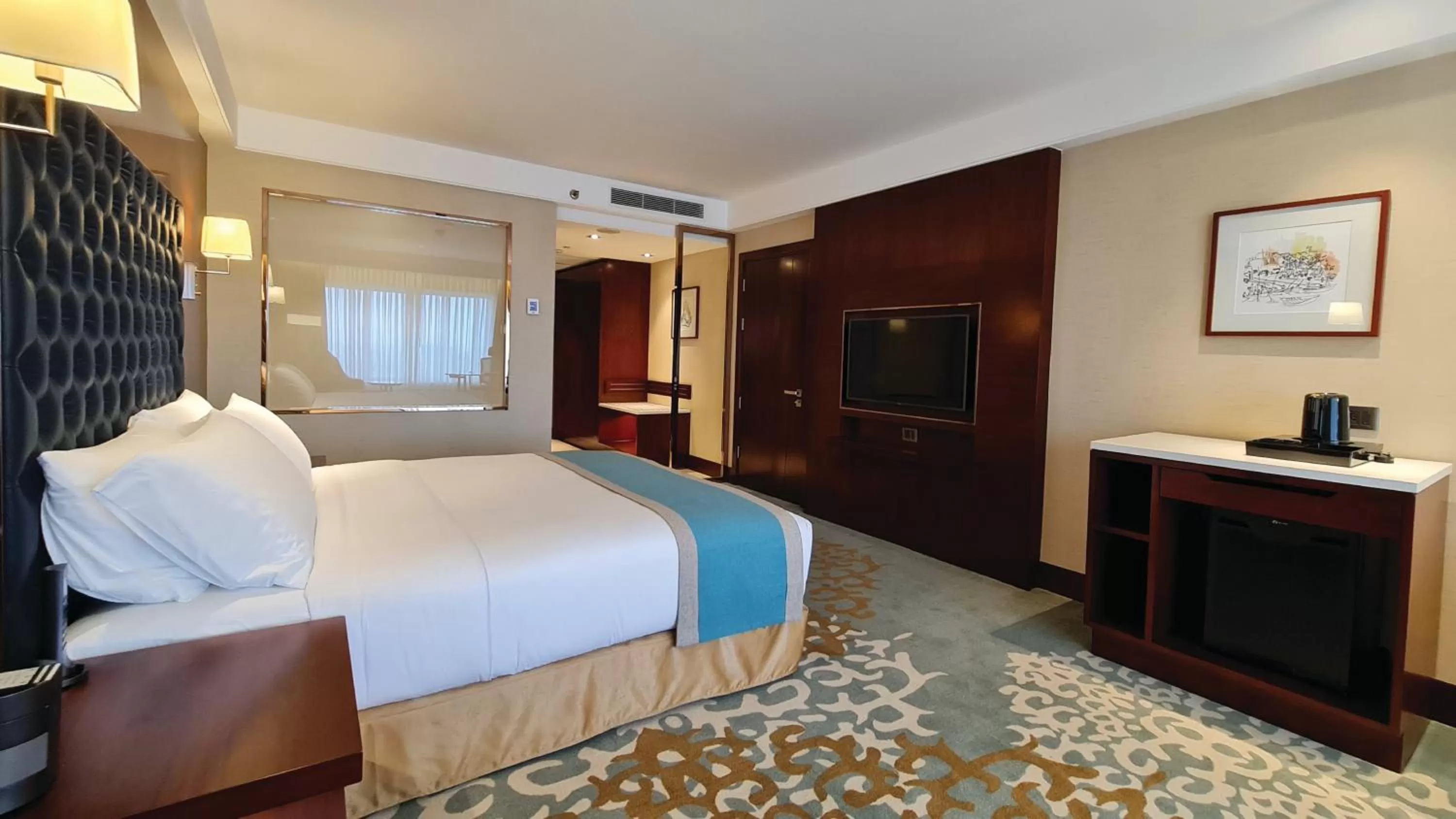Photo of the whole room, Bed in Holiday Inn Dhaka City Centre by IHG