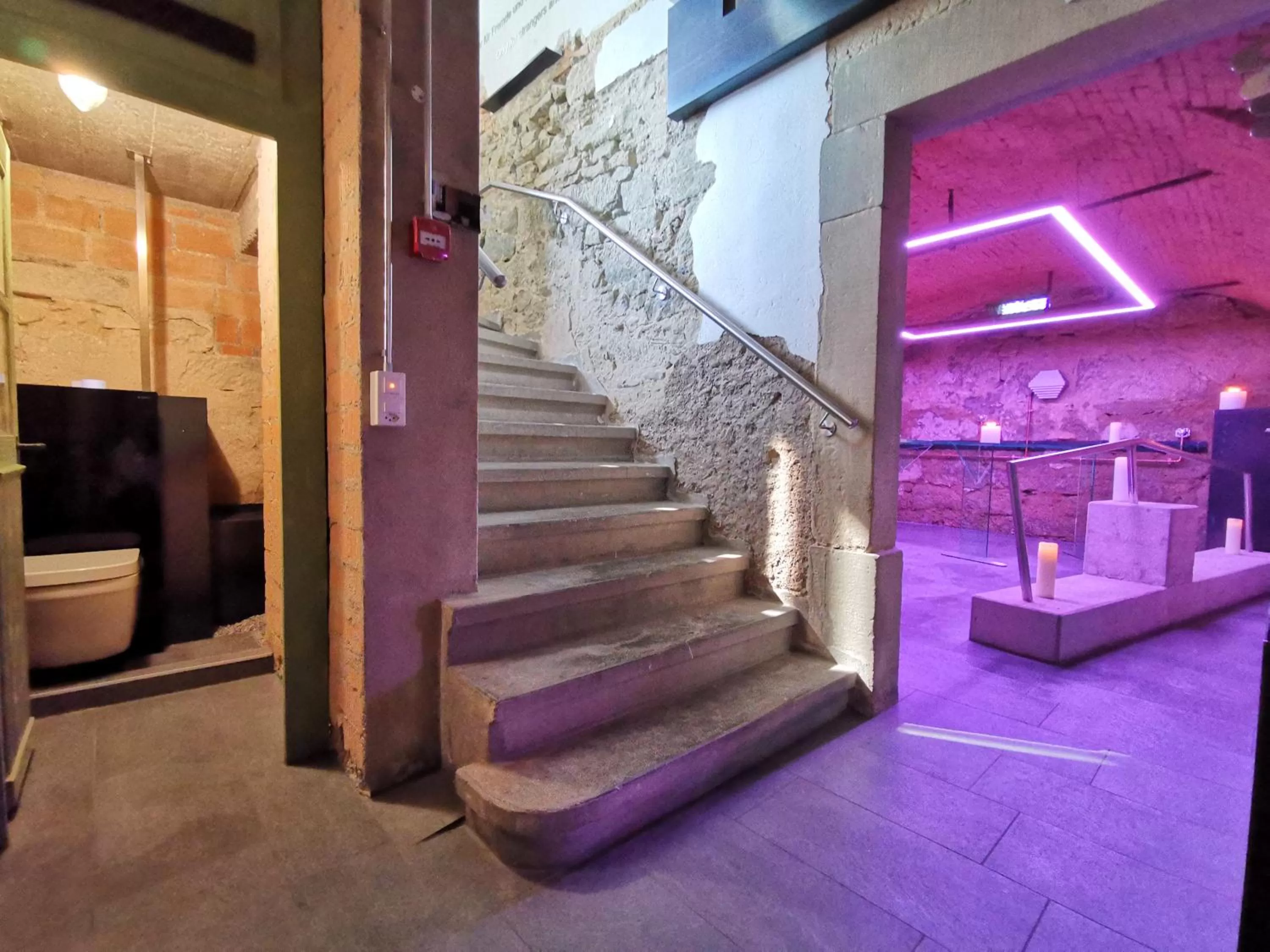 Decorative detail in Boutique Hotel BS16 before Bern City Parking gratis