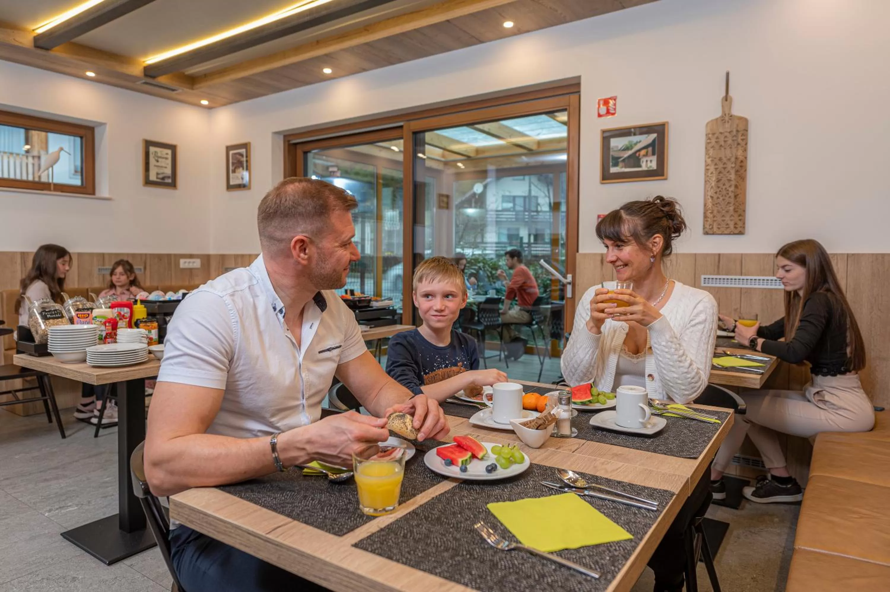 Restaurant/places to eat in Veldes B&B