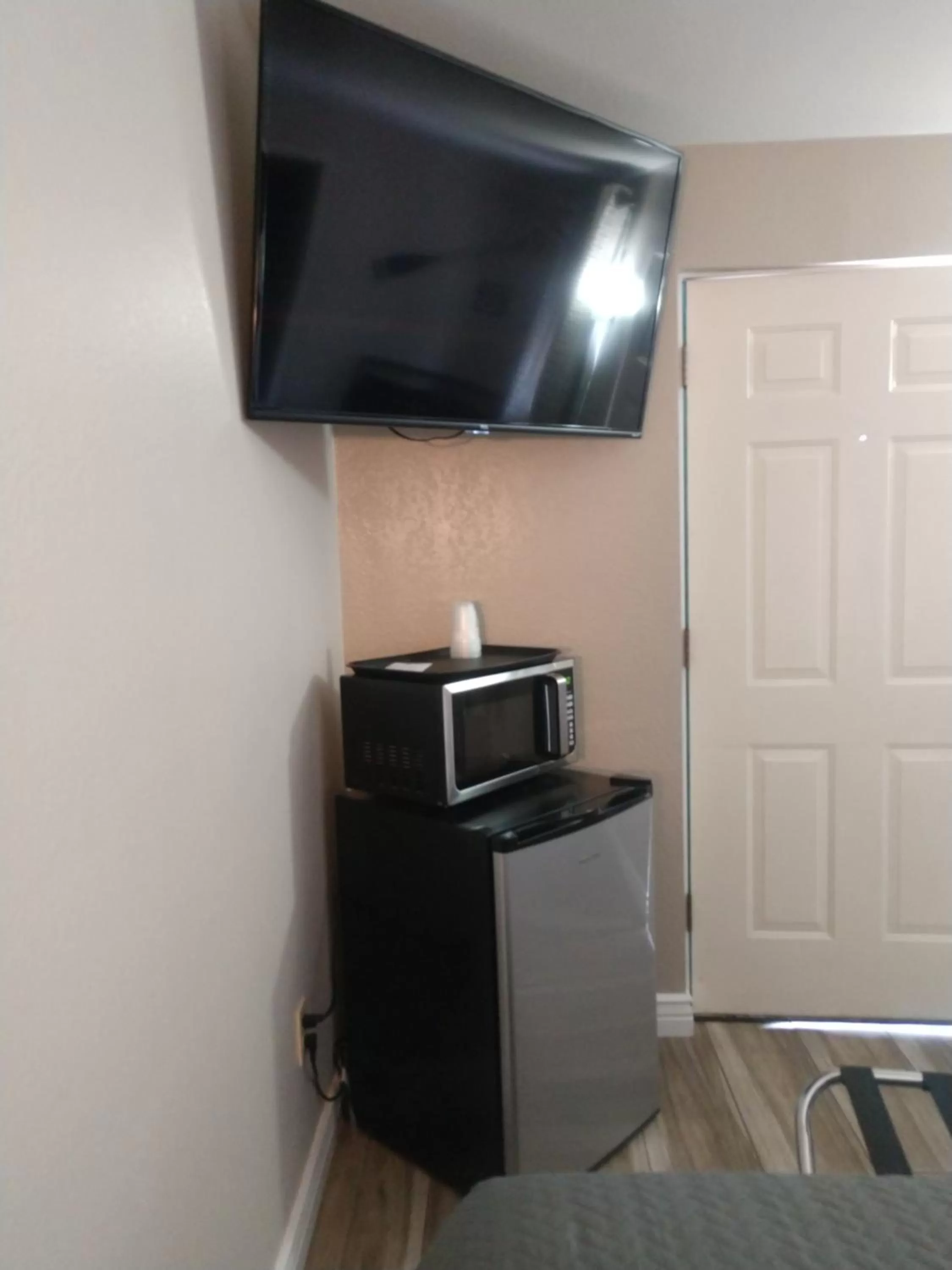 Red Rock Motel and Dam Motel