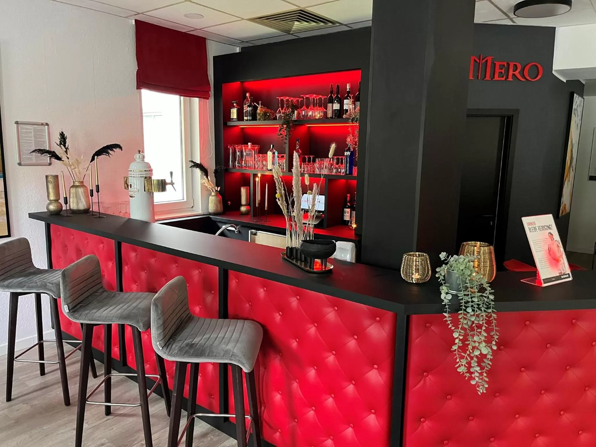 Lounge or bar in DORMERO Hotel Hoyerswerda