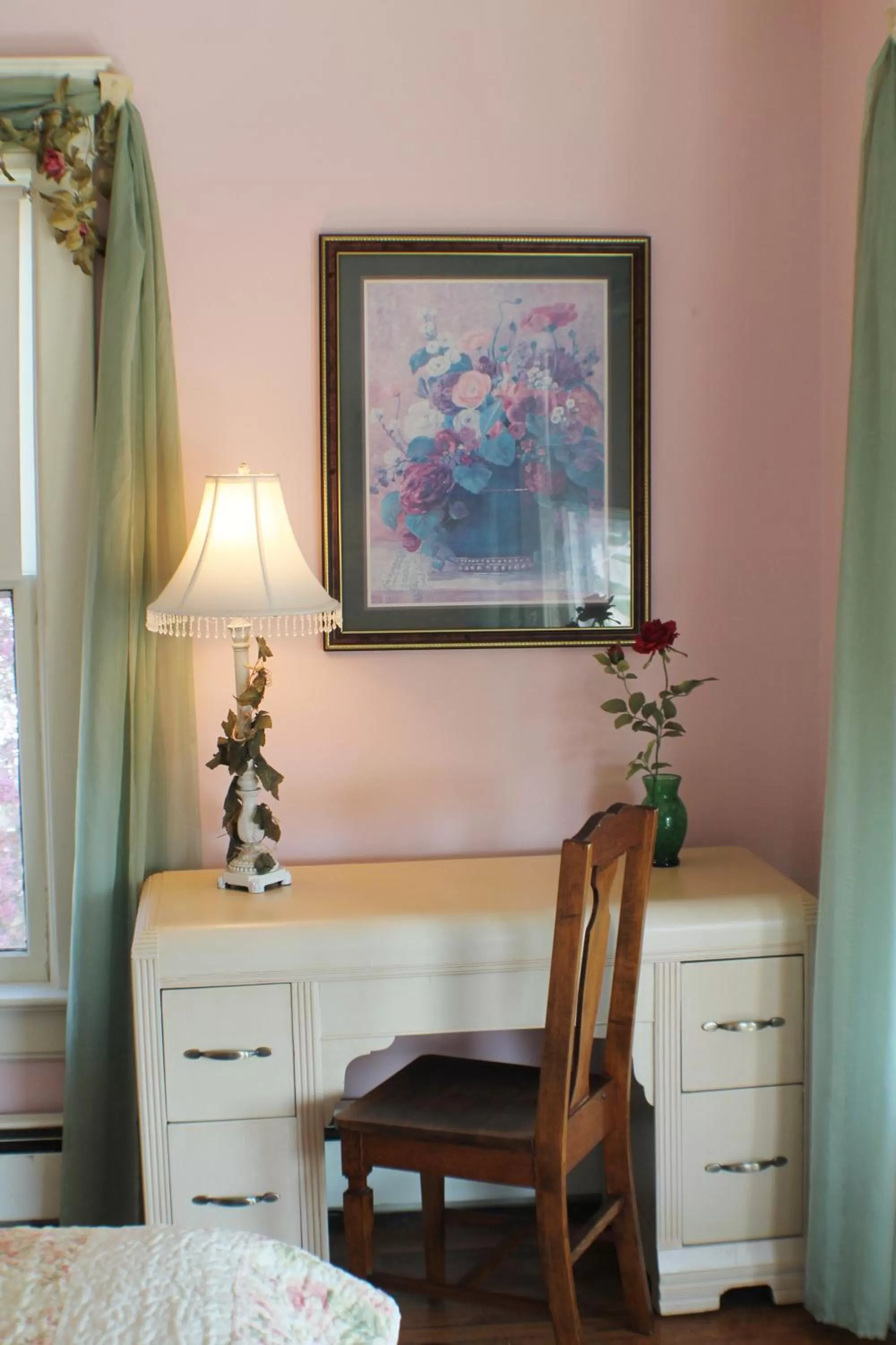 Decorative detail, Dining Area in The White Birch Inn