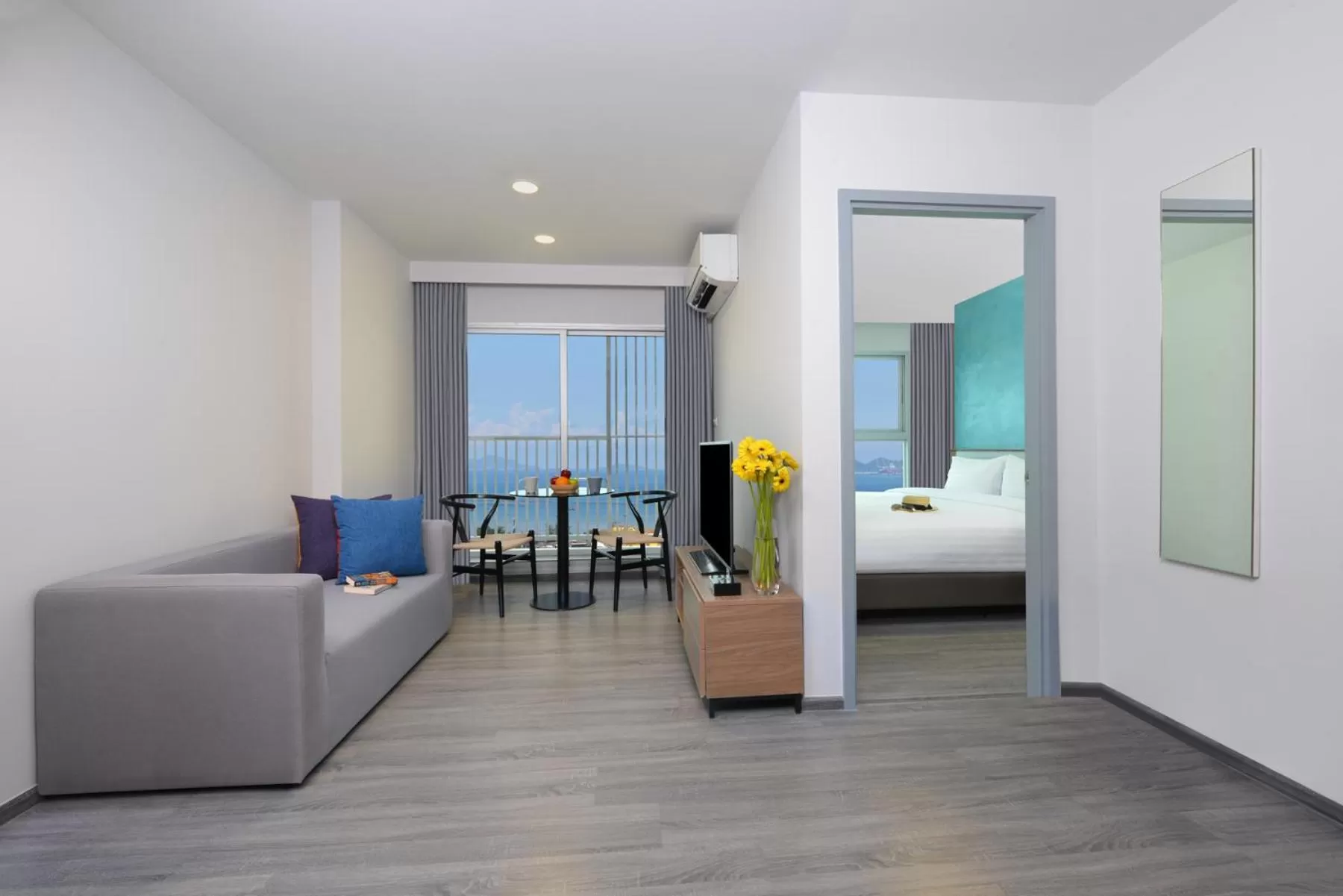 Living room, Bed in Centre Point Prime Hotel Pattaya