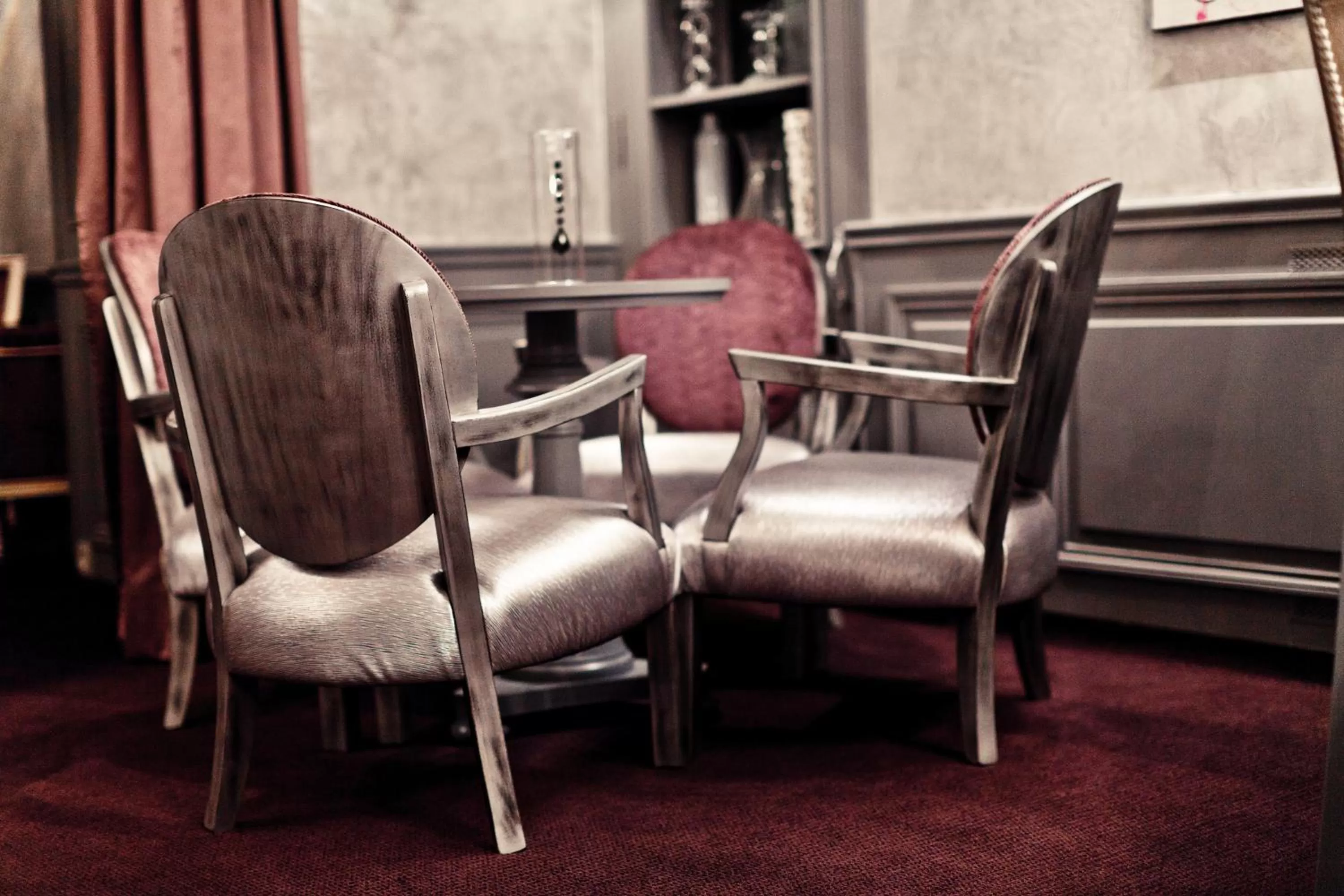 Lounge or bar in GOLDEN TULIP CANNES HOTEL de PARIS