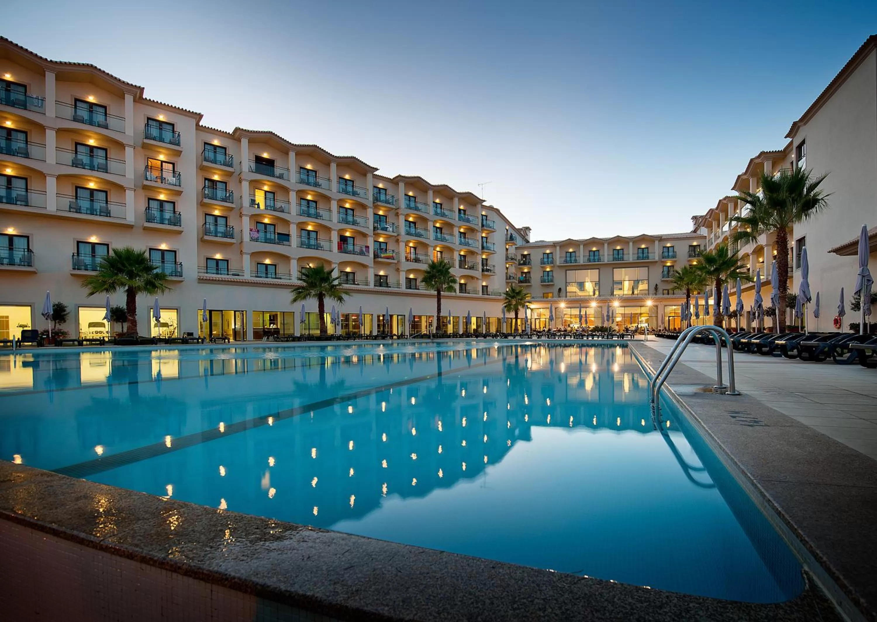 Swimming pool in Vila Gale Santa Cruz