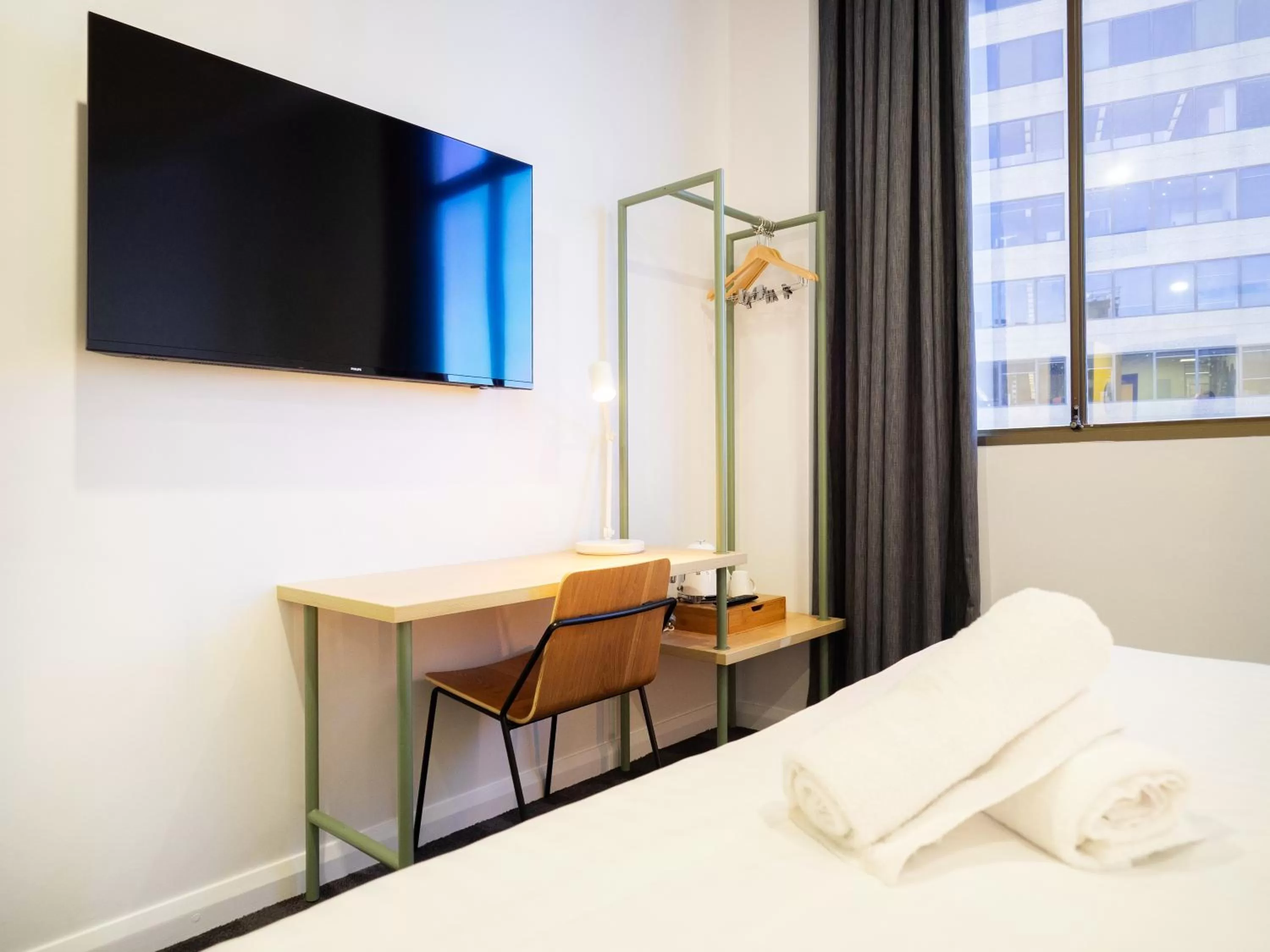 Bedroom, Bed in YHA Sydney Central