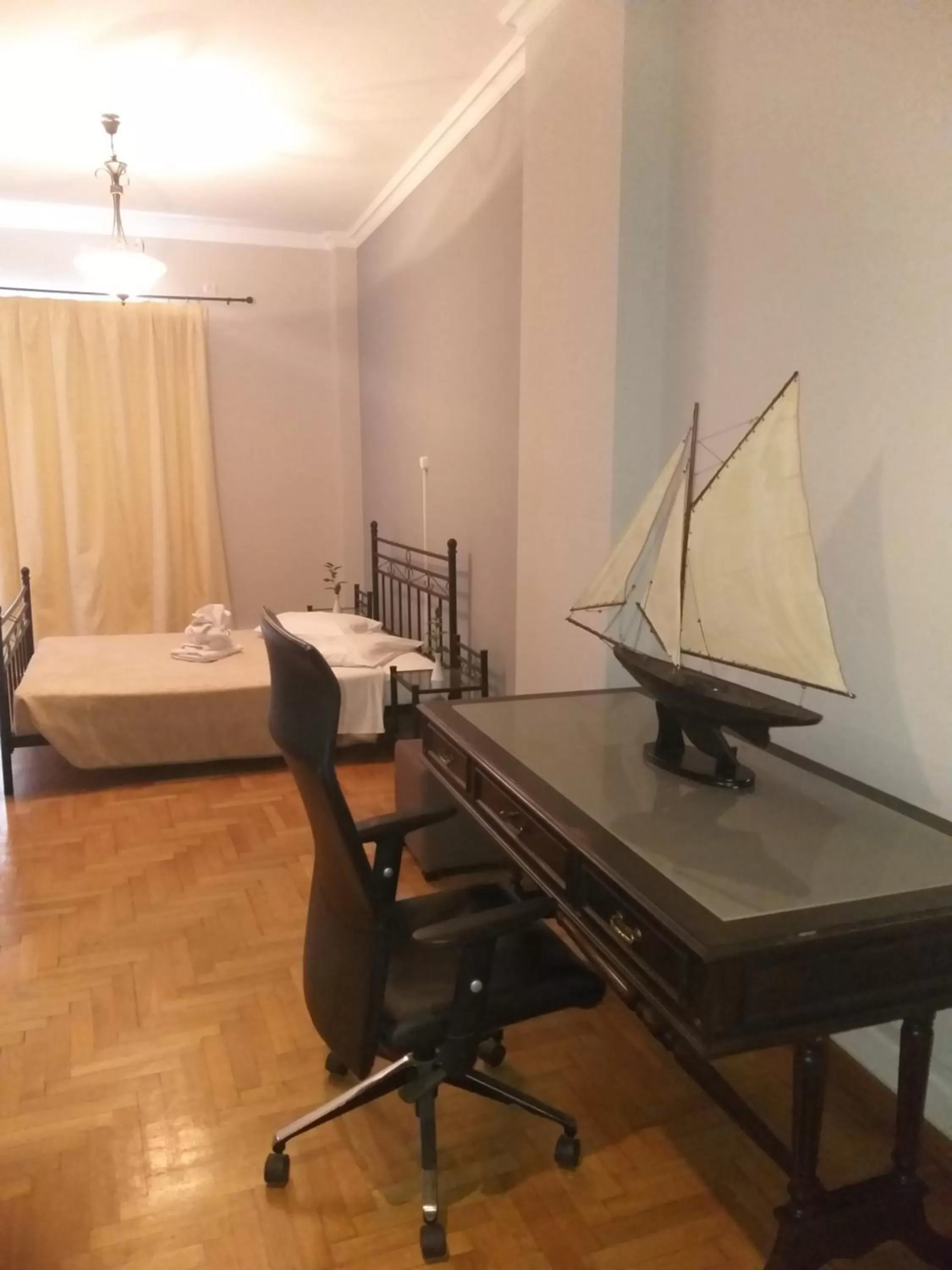 Business facilities, Bed in Apollo Hotel