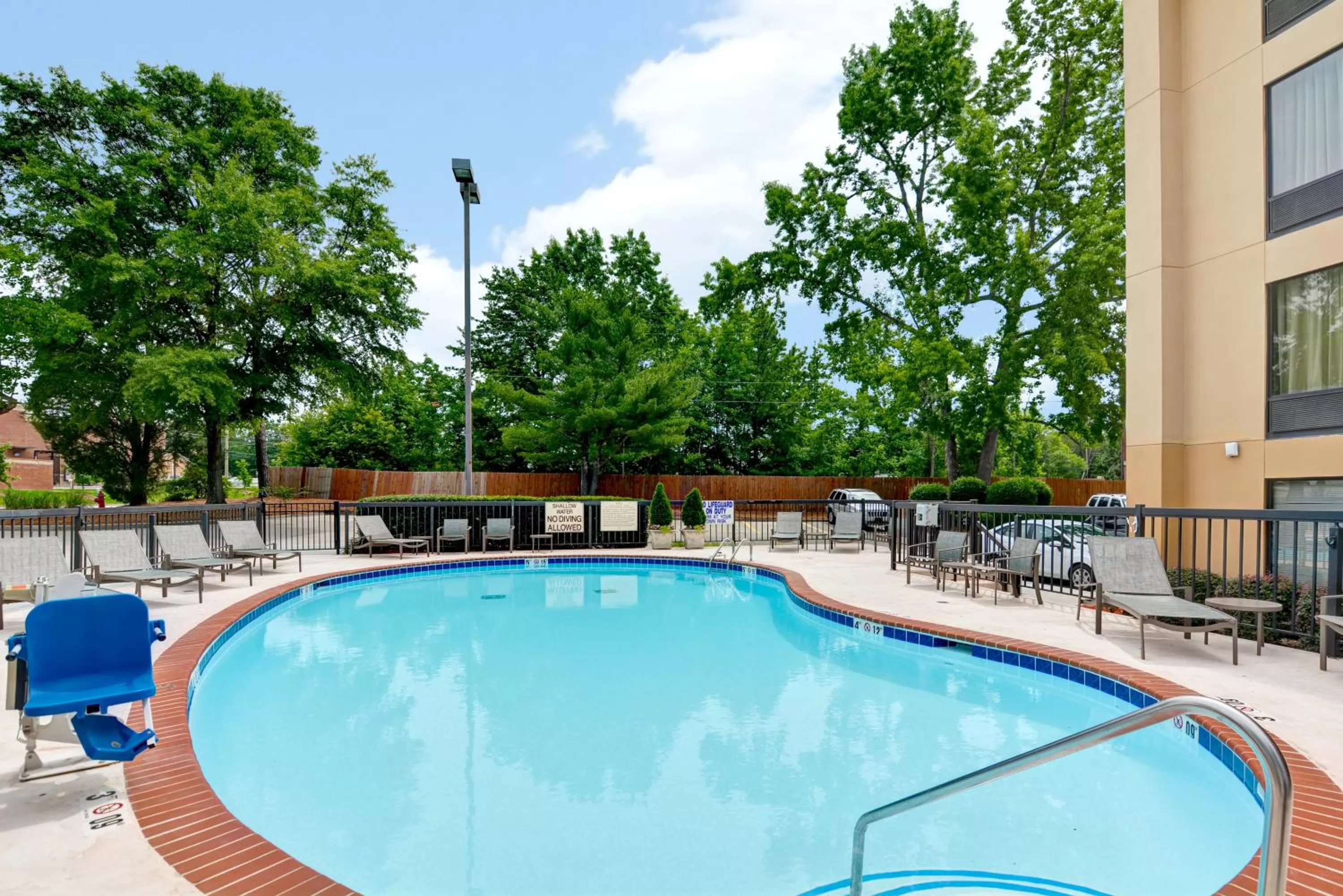 Swimming pool in Hampton Inn Columbia-I-26 Airport