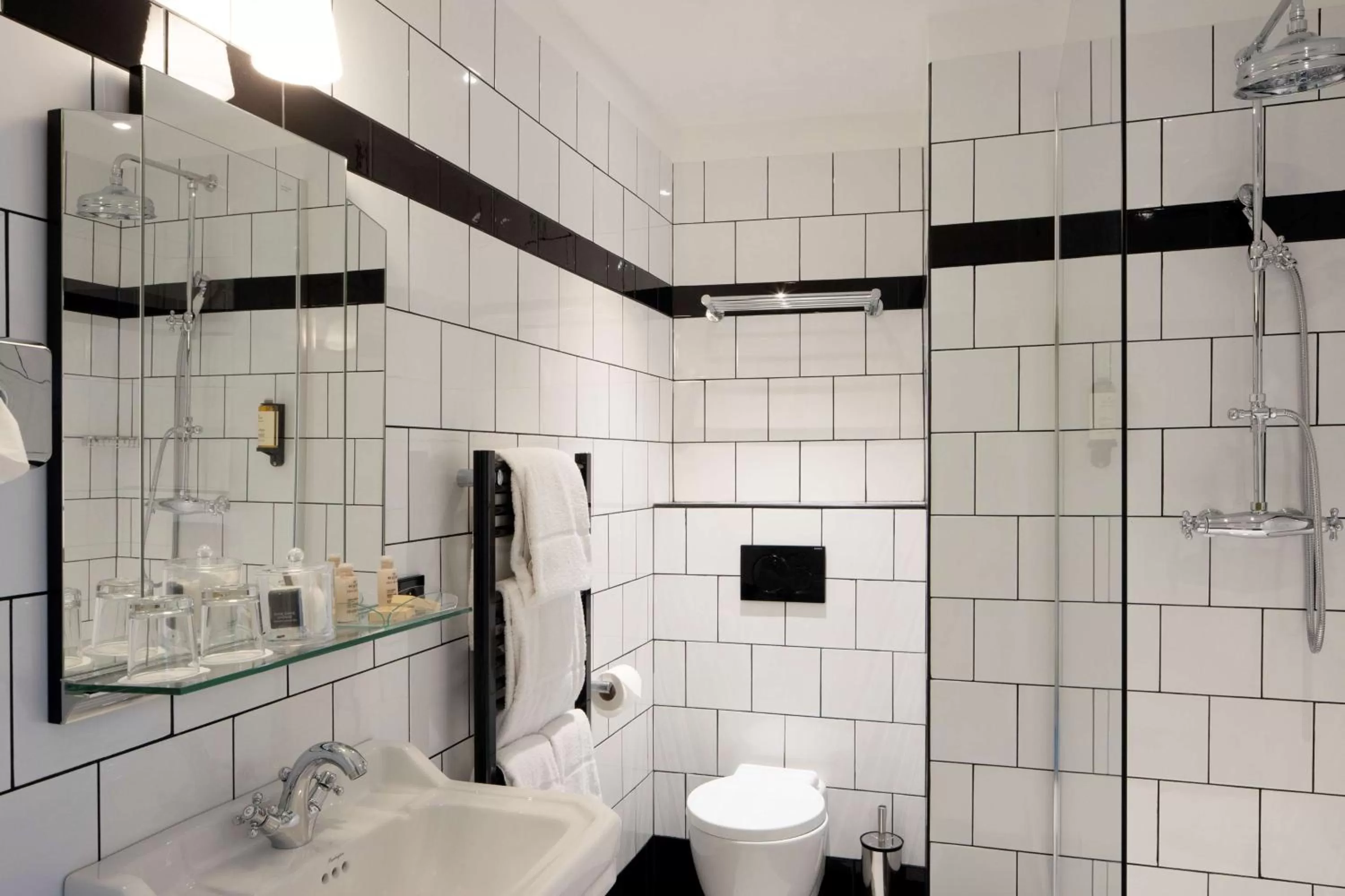 Bathroom in Best Western Premier Hotel Roosevelt