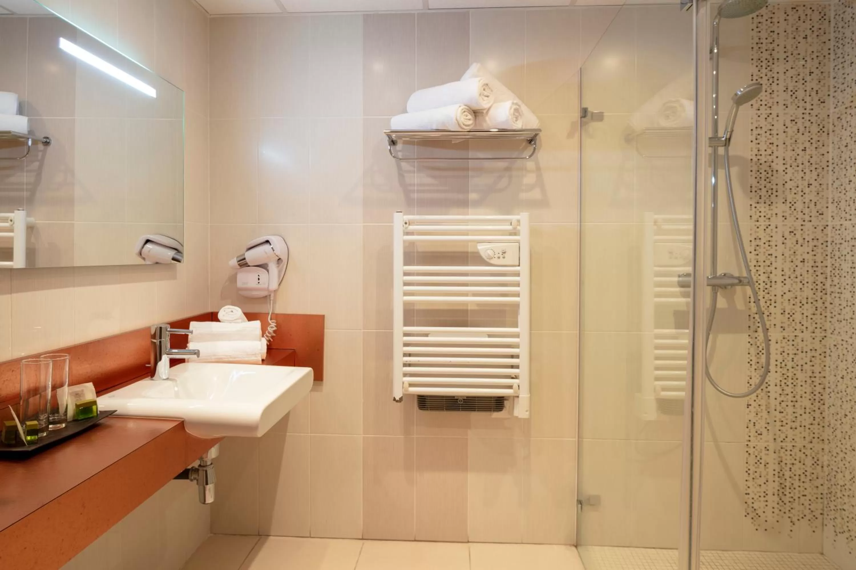 Shower in Hotel La Chaumière