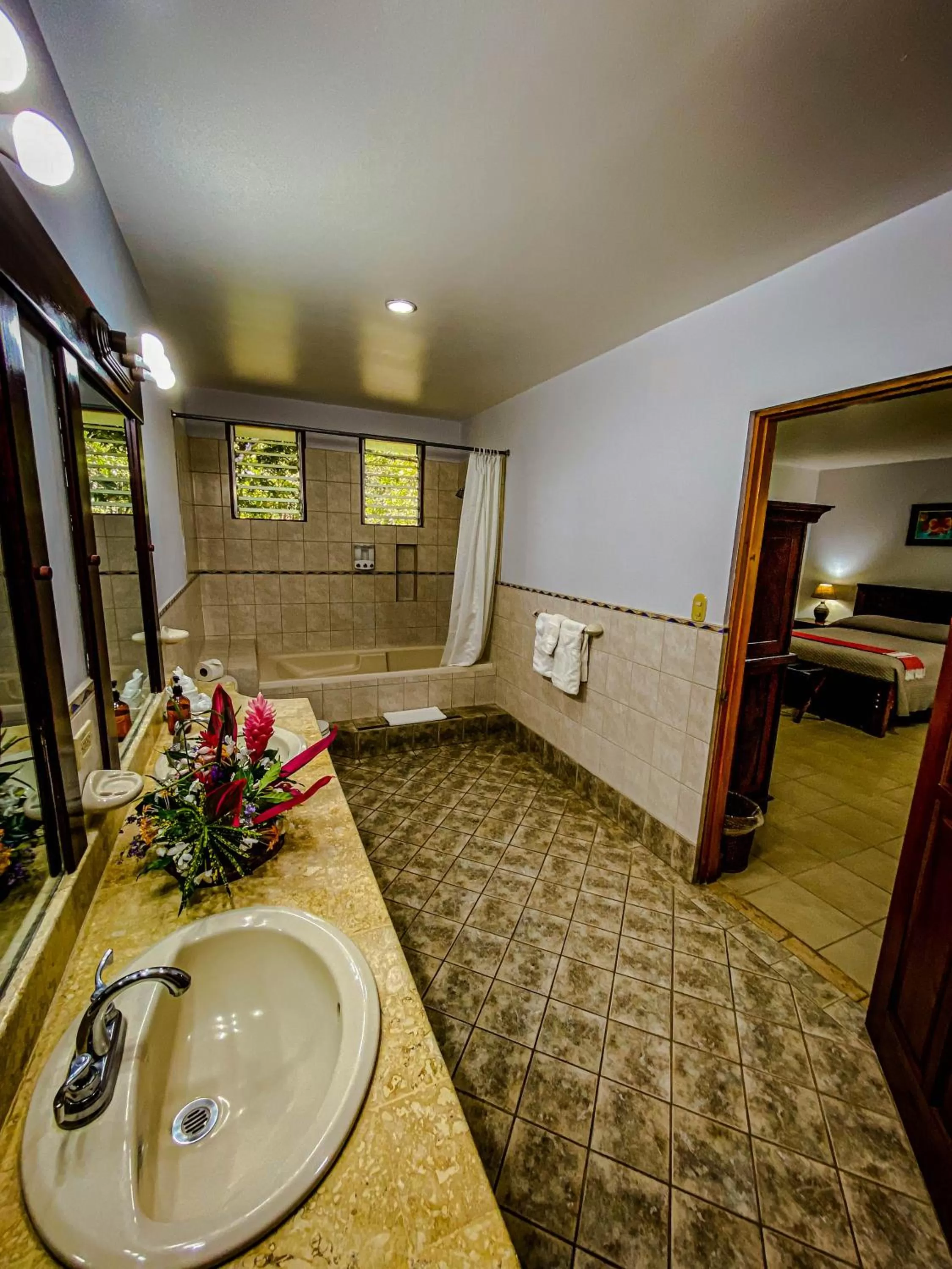 Bathroom in Jaco Hotel DoceLunas