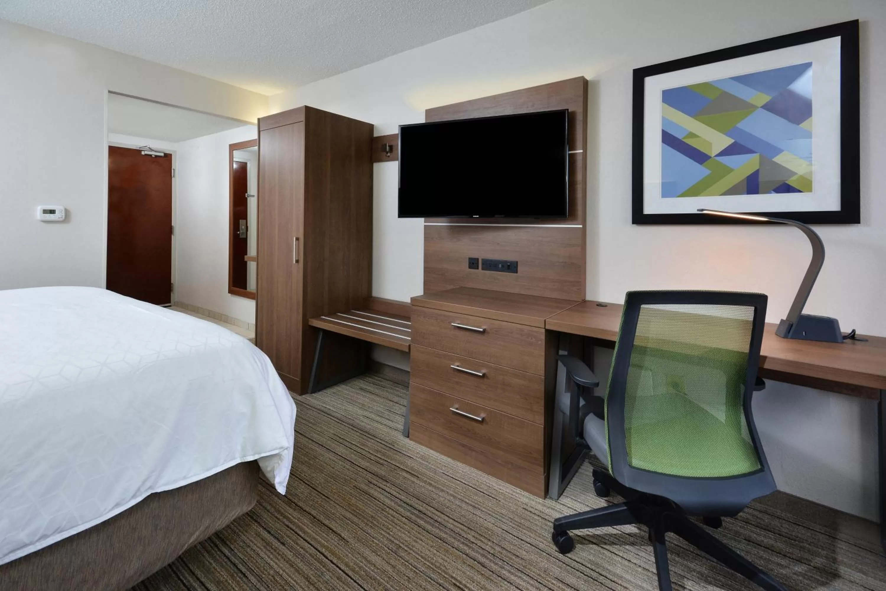 Photo of the whole room, Bed in Holiday Inn Express Raleigh-Durham Airport by IHG