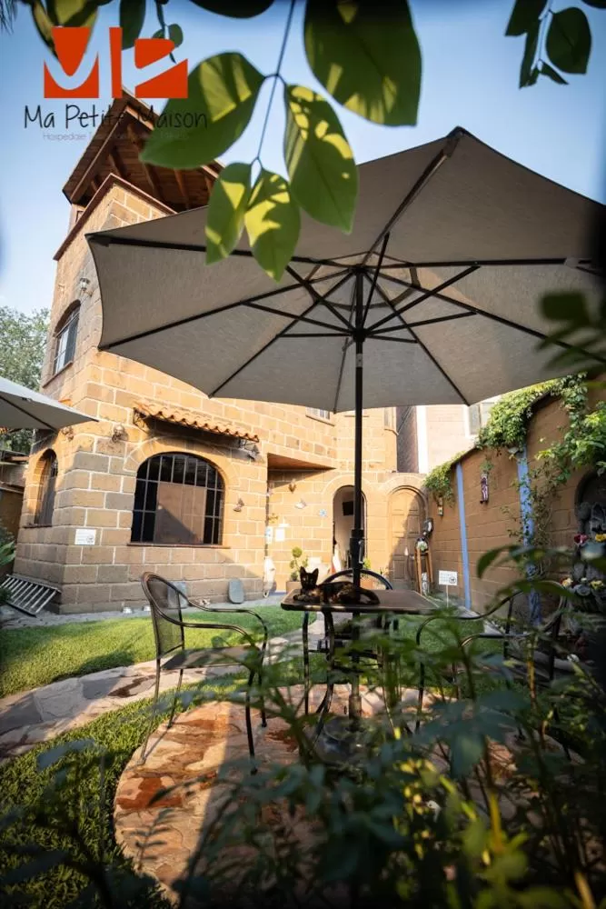 Property Building in Ma Petite Maison