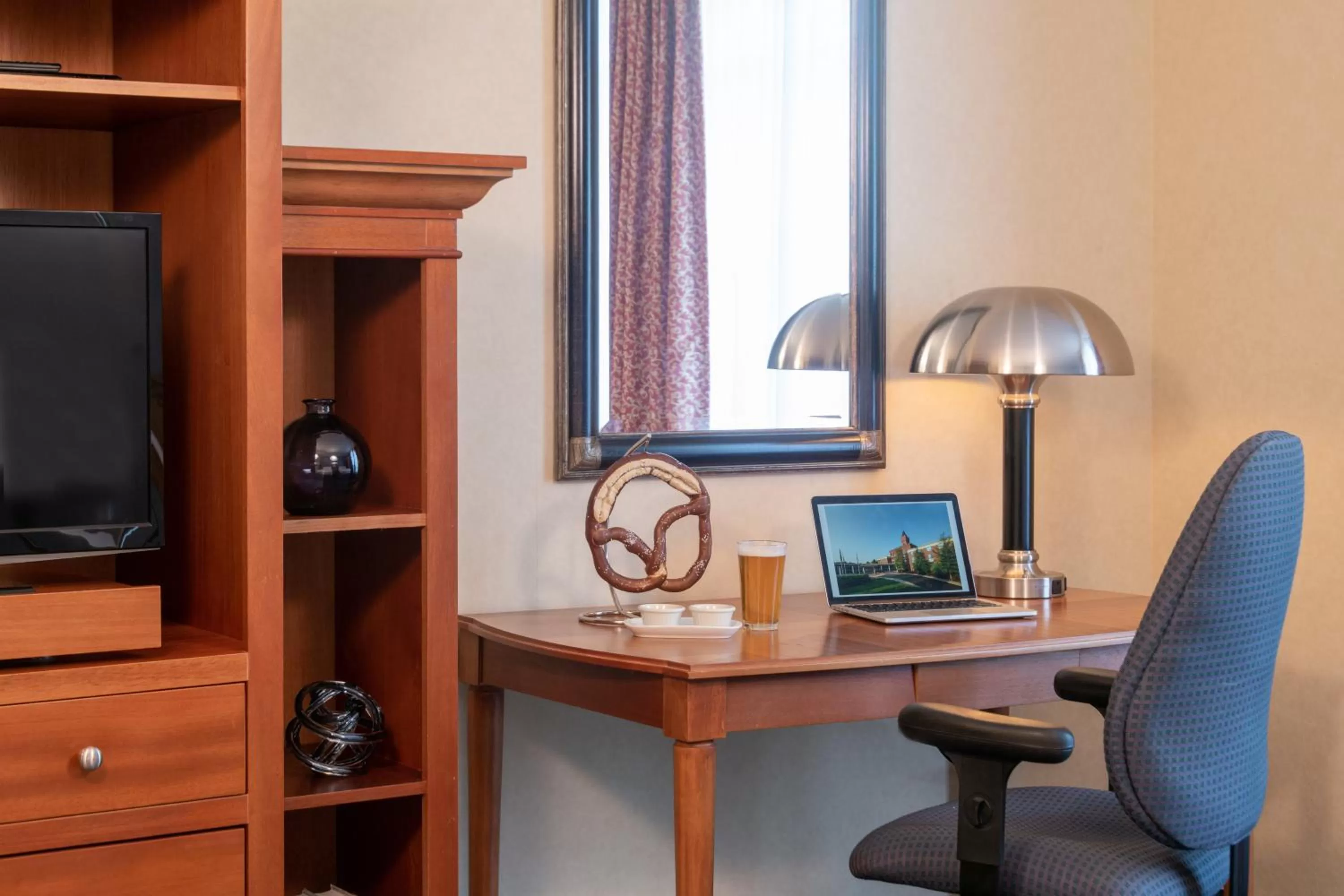 TV and multimedia in Wellsworth Hotel