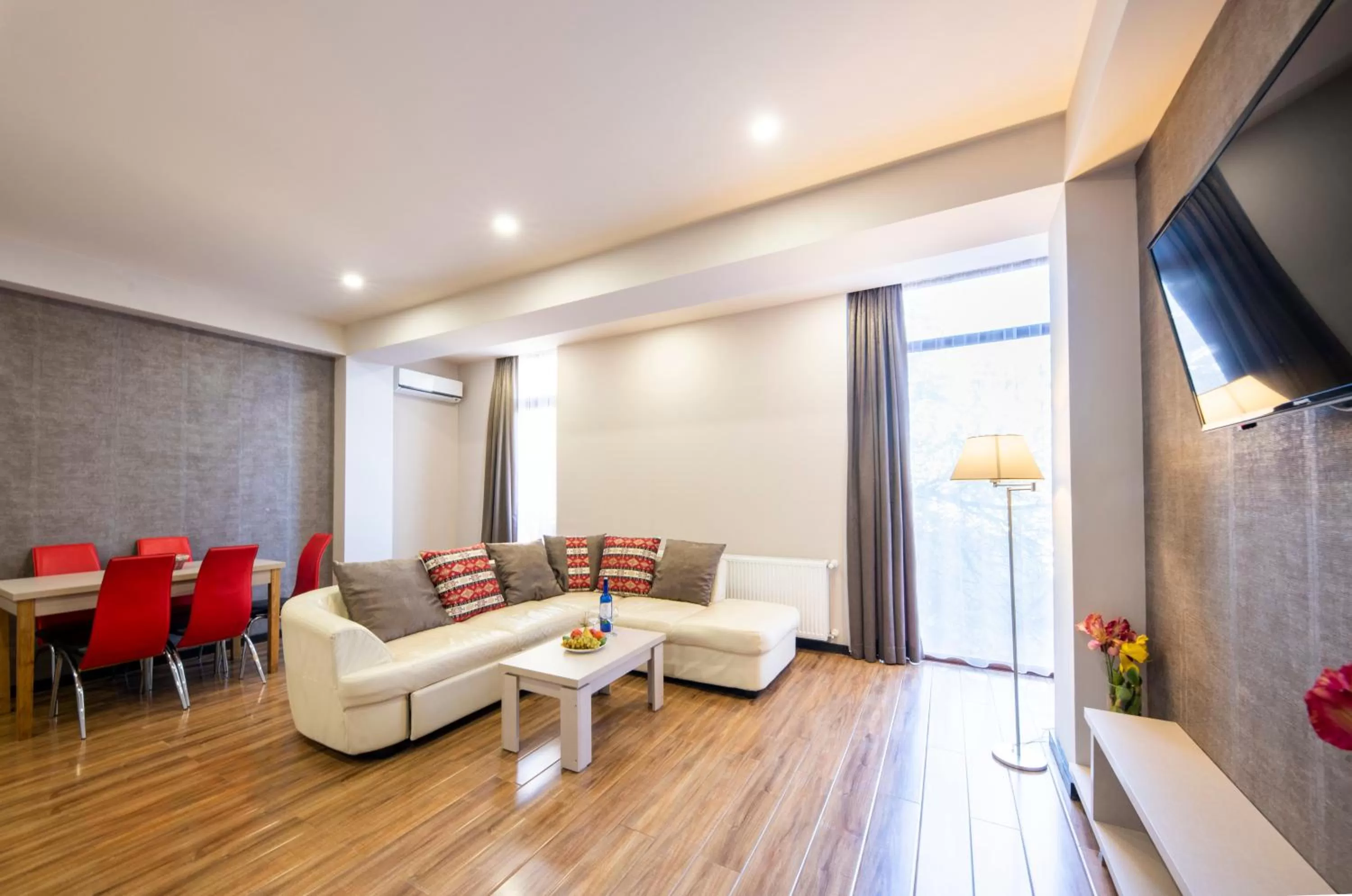 TV and multimedia in Sani Apart Hotel