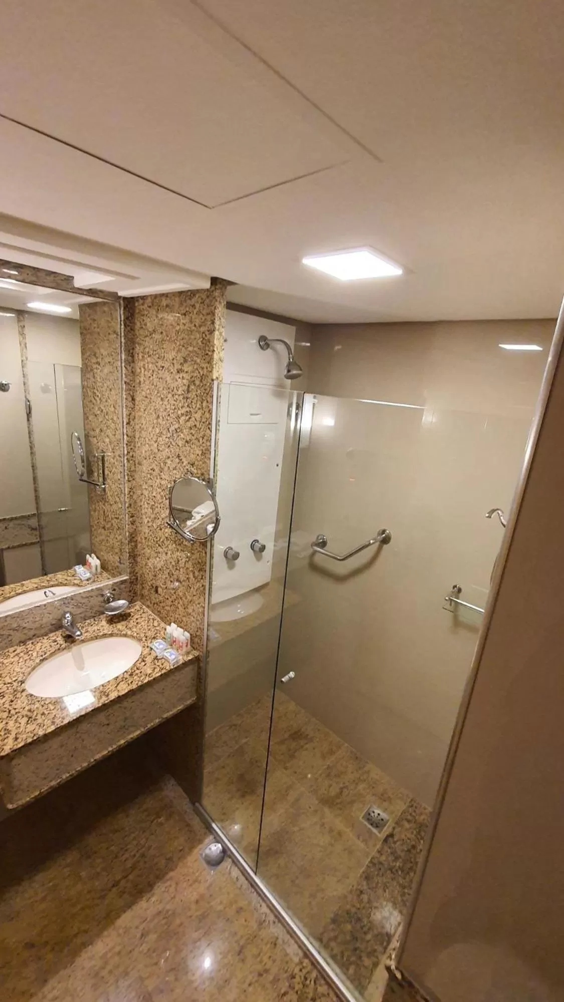 Bathroom in Lets Idea Brasília Hotel