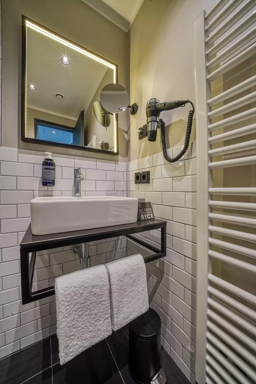 Queen Room in Vienna House Easy by Wyndham Hannover City Queen Room in Vienna House Easy by Wyndham Hannover City