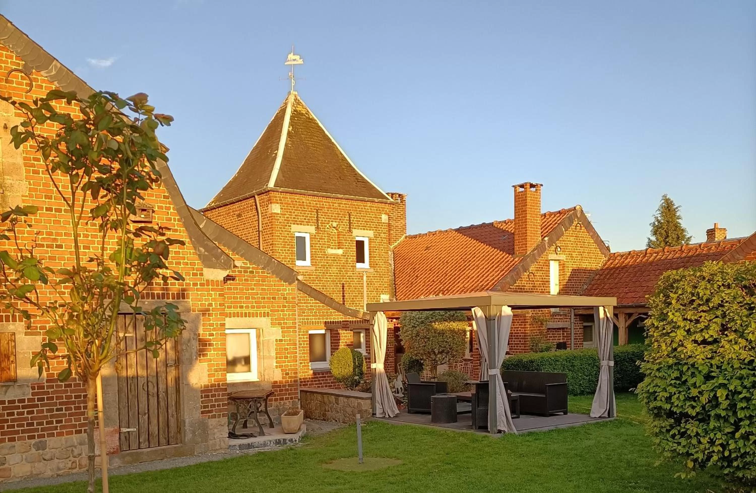 Property building in Au repos de la licorne