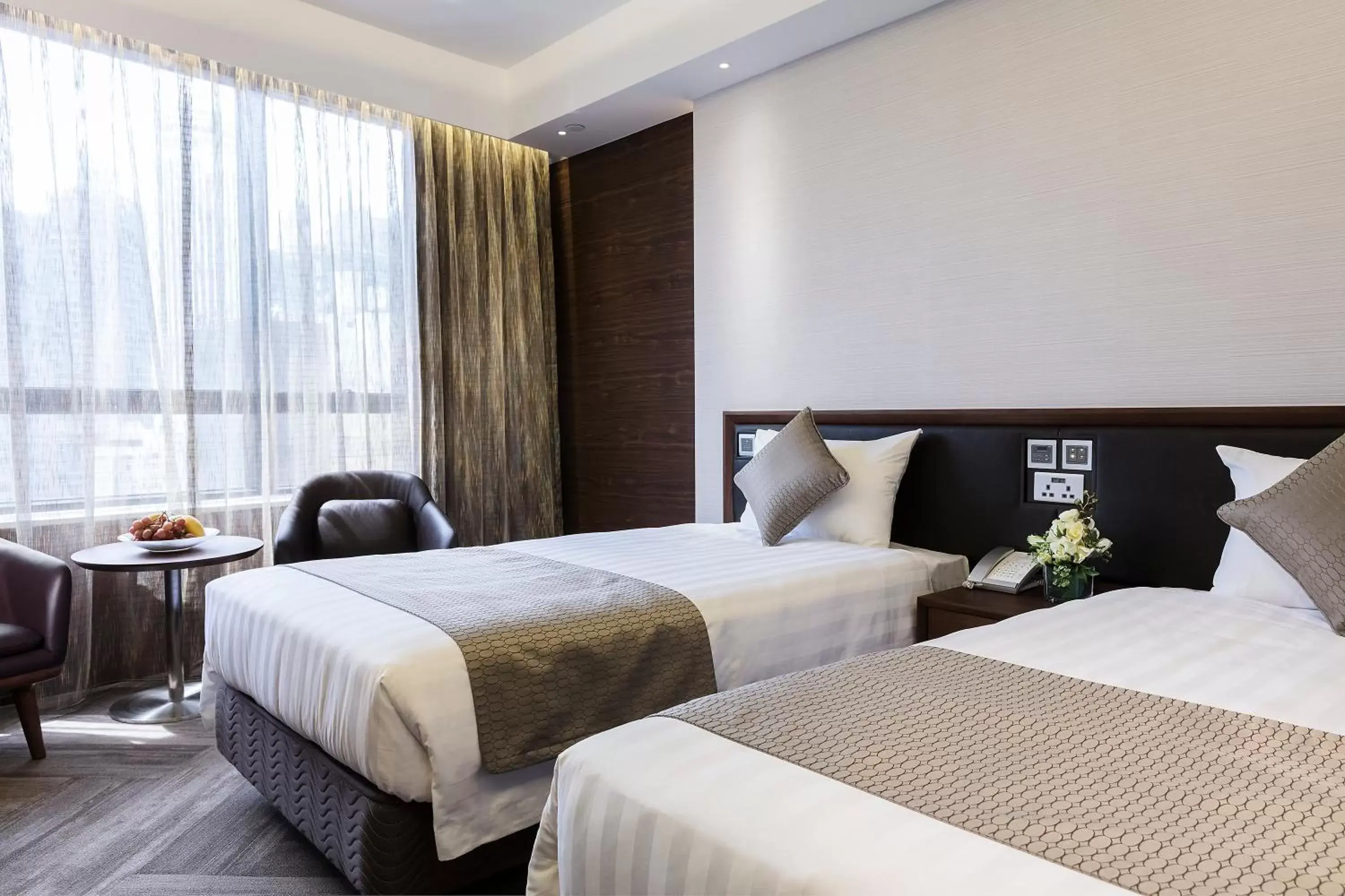 Signature Twin Room in Gloucester Luk Kwok Hong Kong Signature Twin Room in Gloucester Luk Kwok Hong Kong