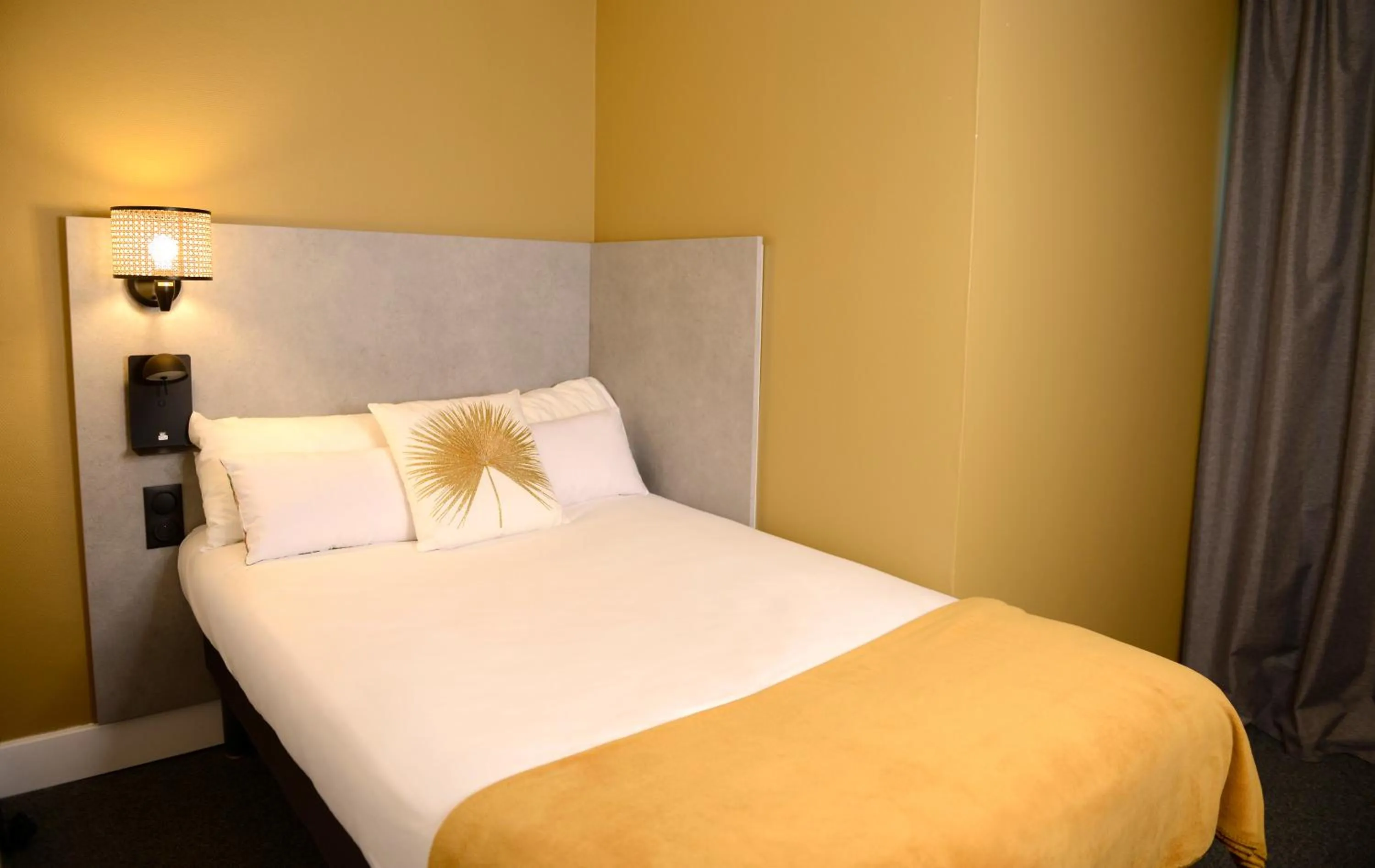 Bed in Hôtel Villa Berlioz