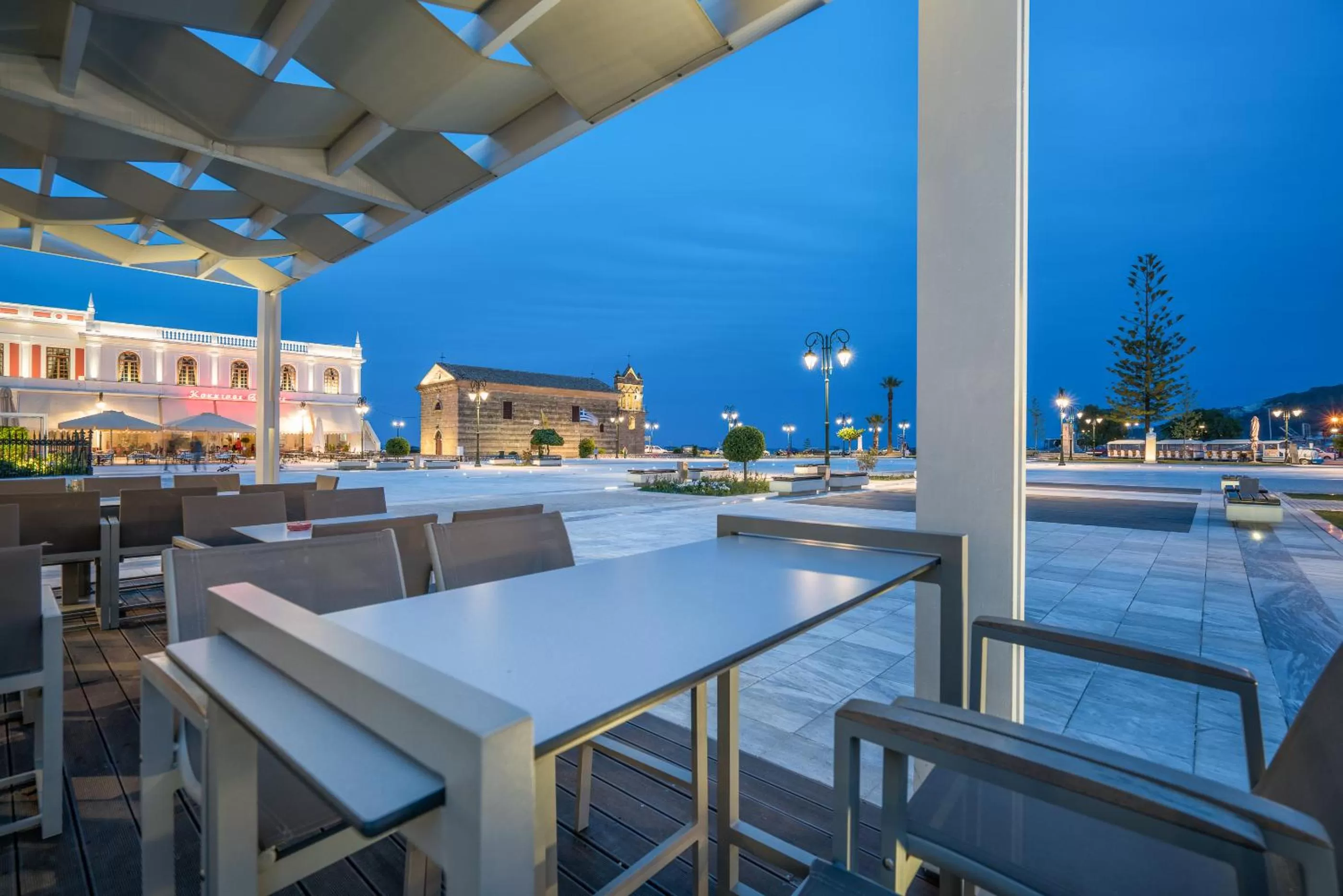 Area and facilities in Phoenix Hotel