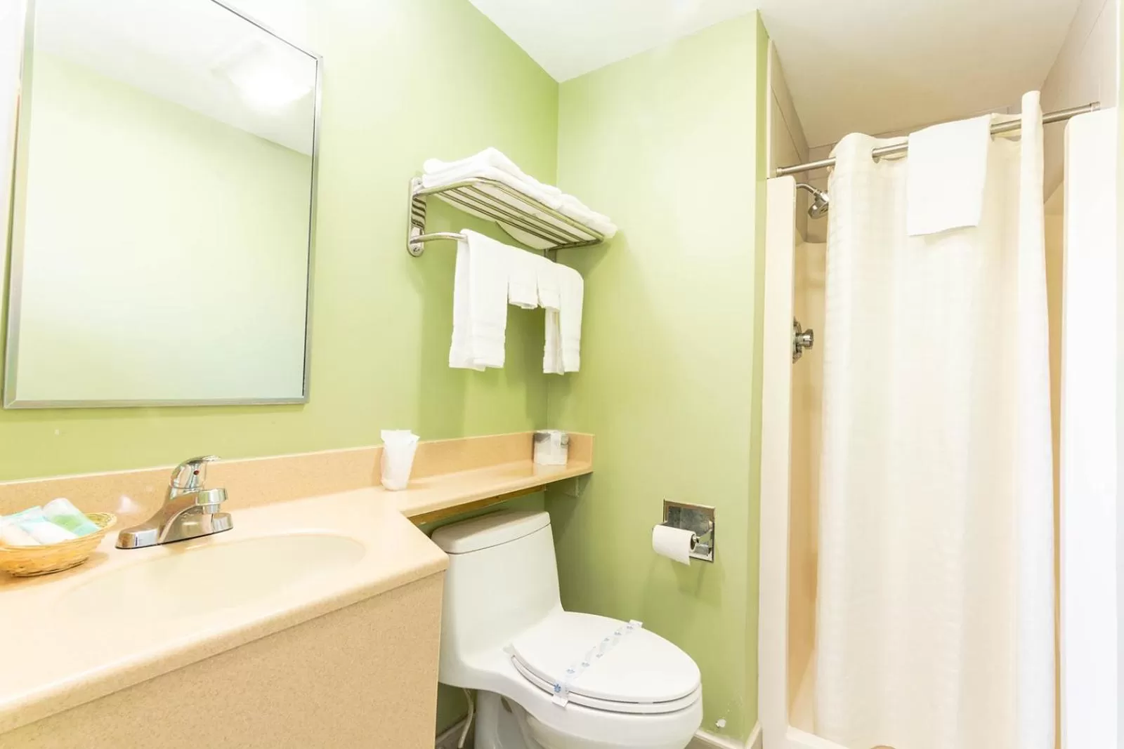 Shower in Scarborough Beach Motel