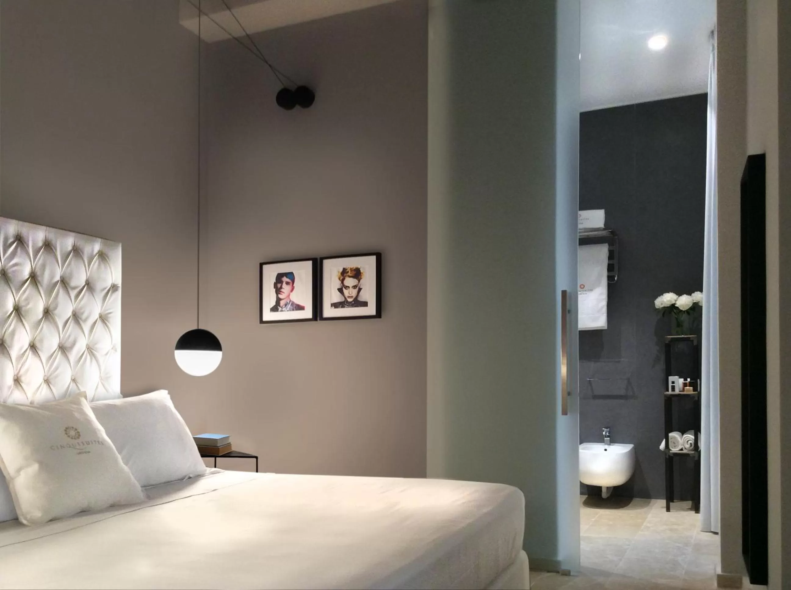 Bed in CinqueSuites Ortigia