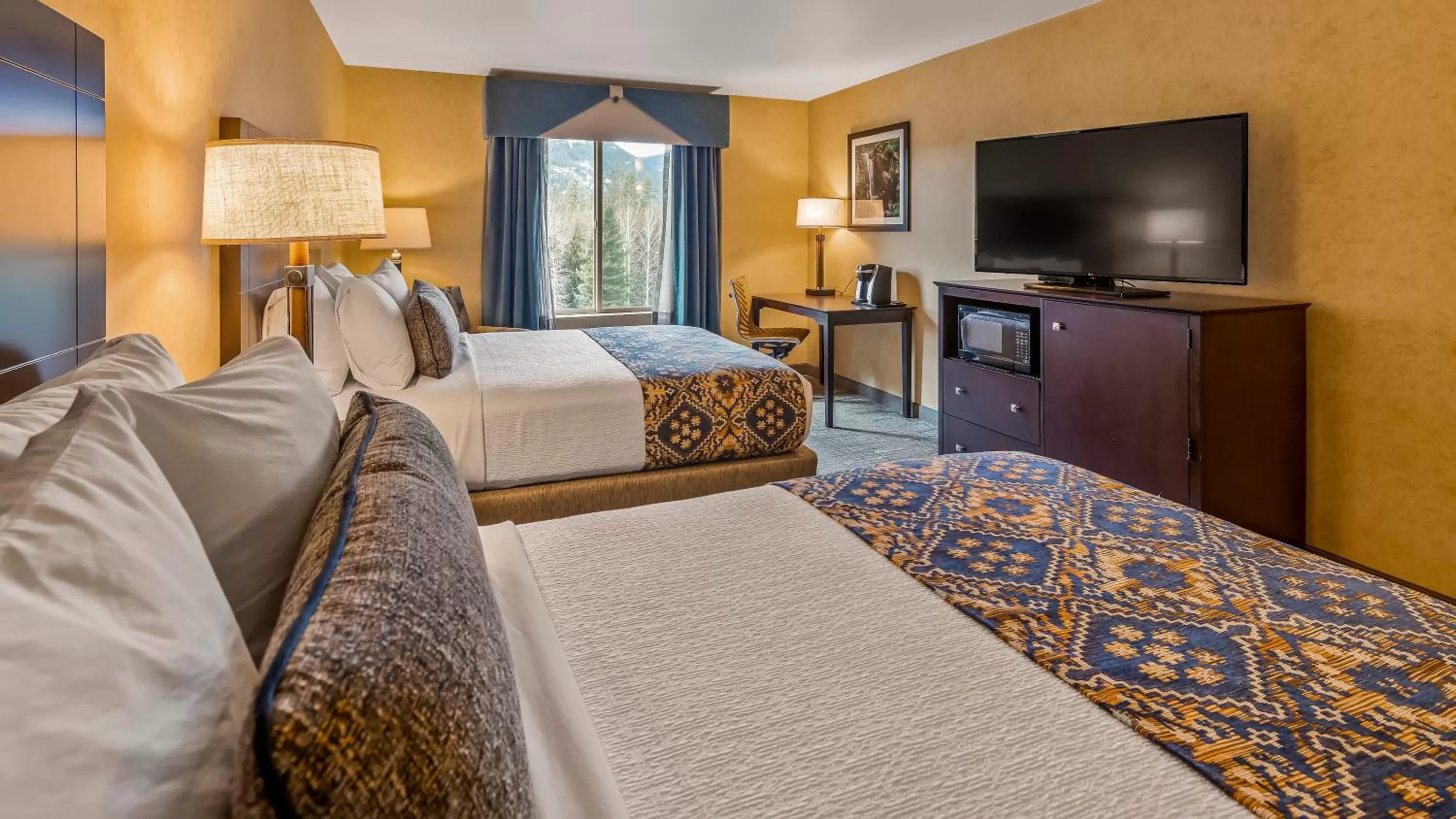 Queen Room with Two Queen Beds and Communication Assitance in Best Western Plus Ponderay Mountain Lodge Sandpoint