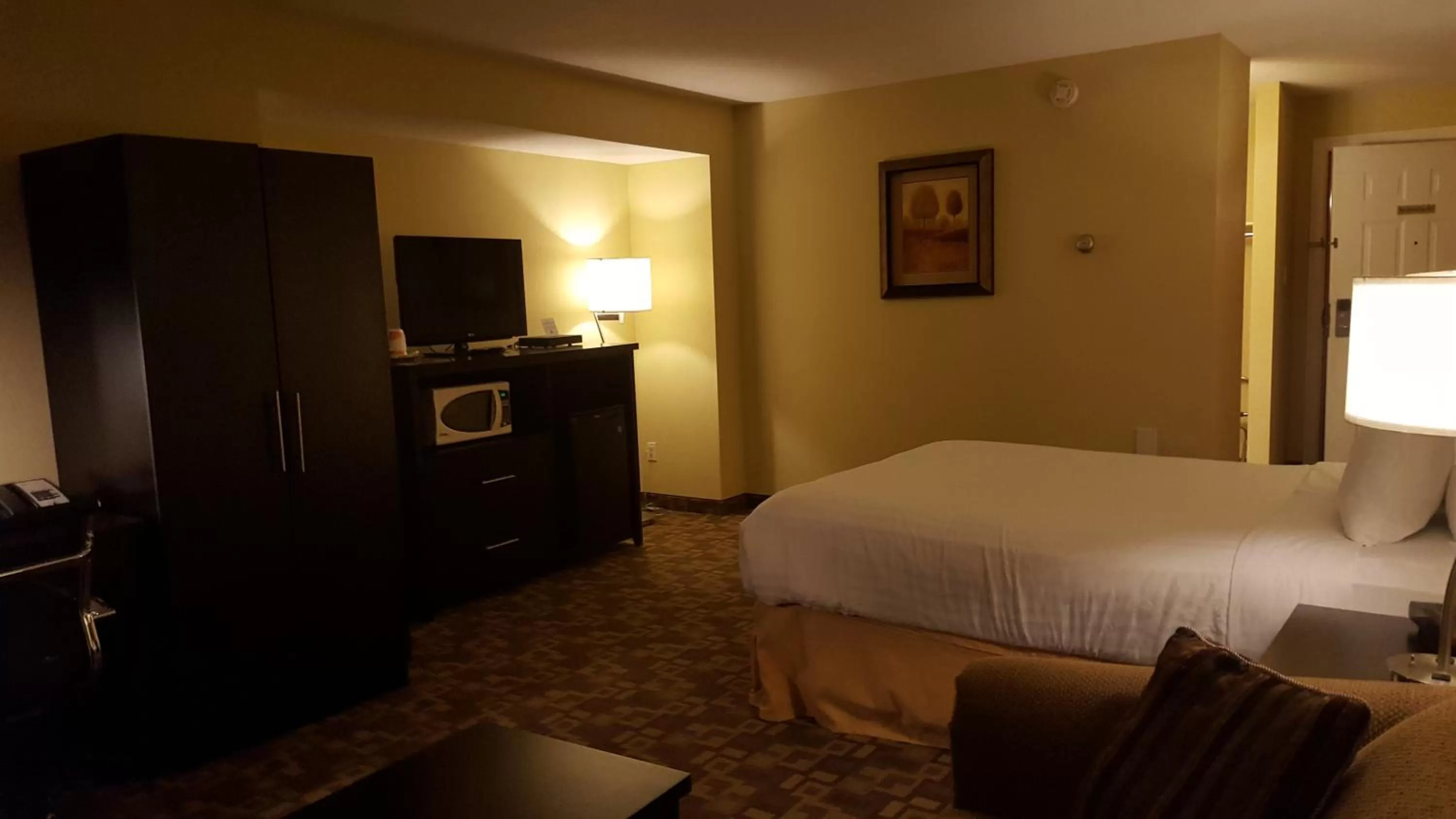 Bed in Quality Inn Merritt