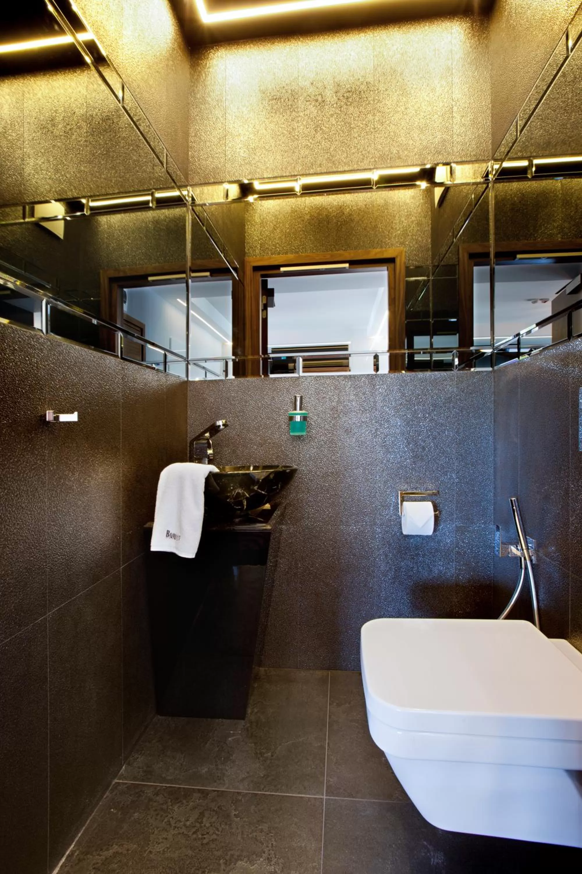 Toilet in Bayjonn Boutique Hotel