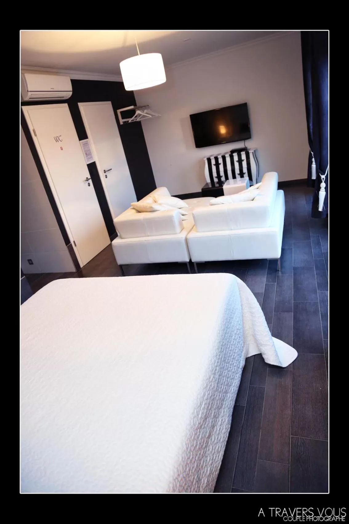 Bed in V E R O N E - Rooms & Suites - Liège - Rocourt