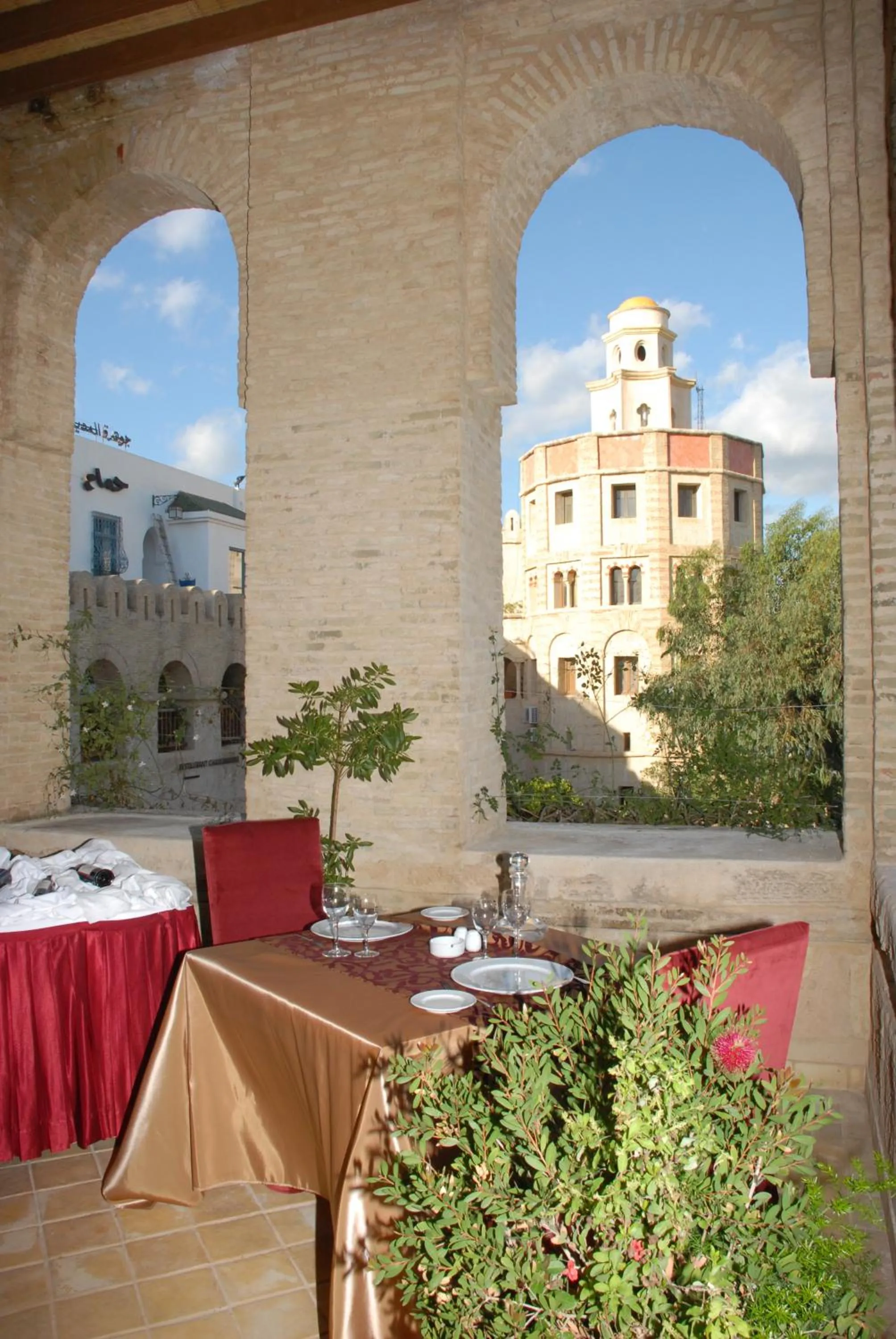 Restaurant/places to eat in Diar Lemdina Hotel