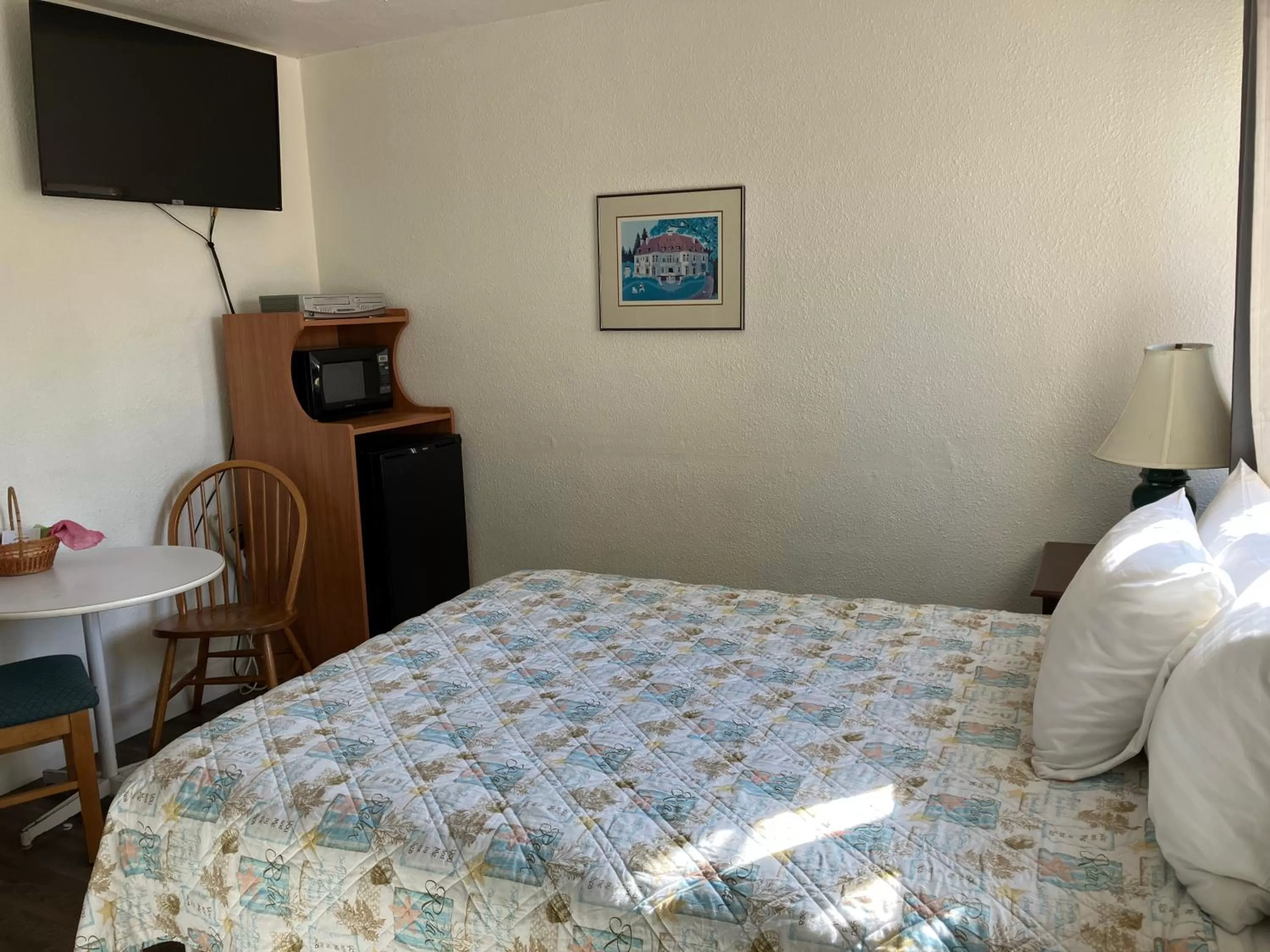 Bed in Lighthouse Inn