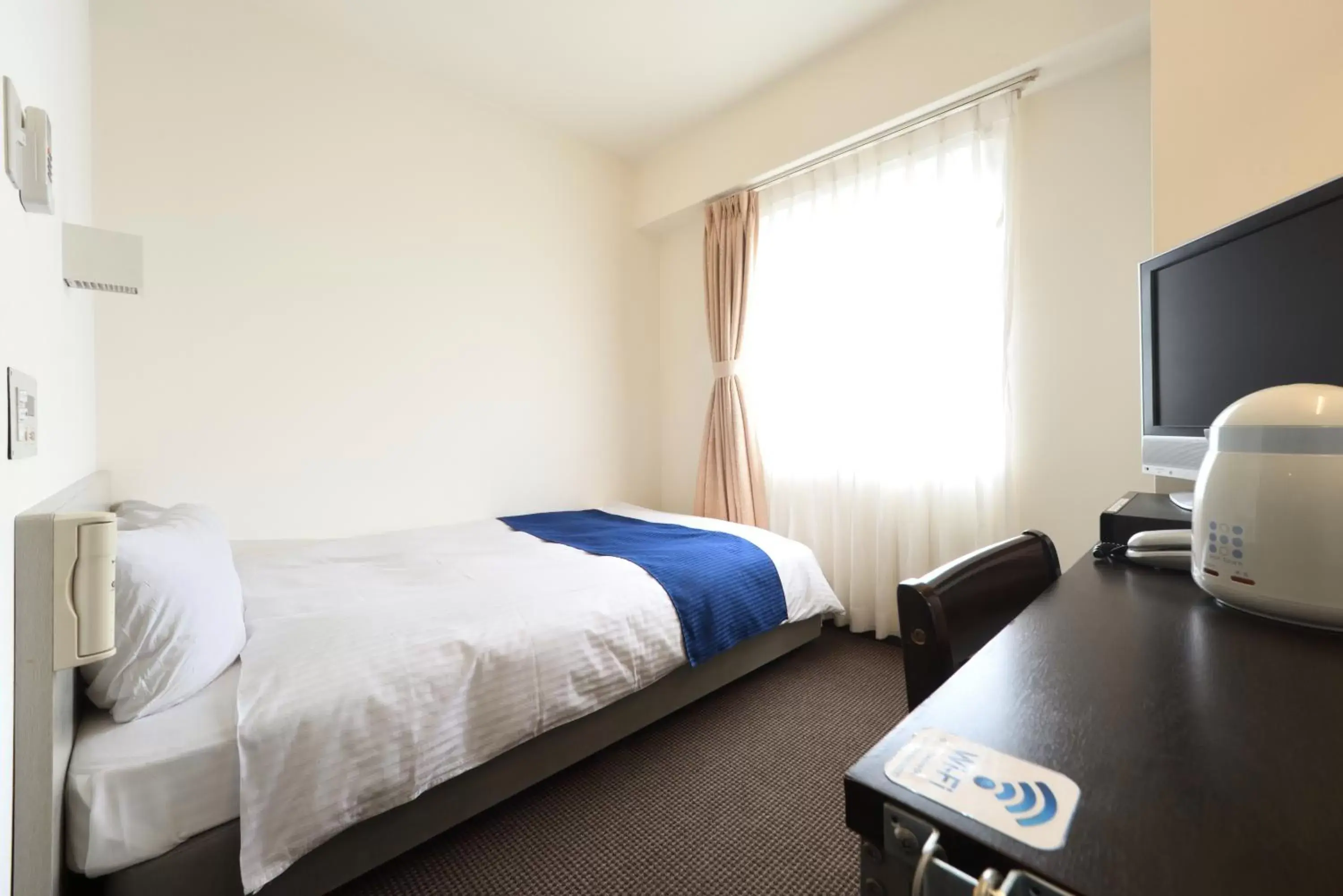 Semi Double Room - single occupancy - Non-Smoking in Uwajima Oriental Hotel Semi Double Room - single occupancy - Non-Smoking in Uwajima Oriental Hotel