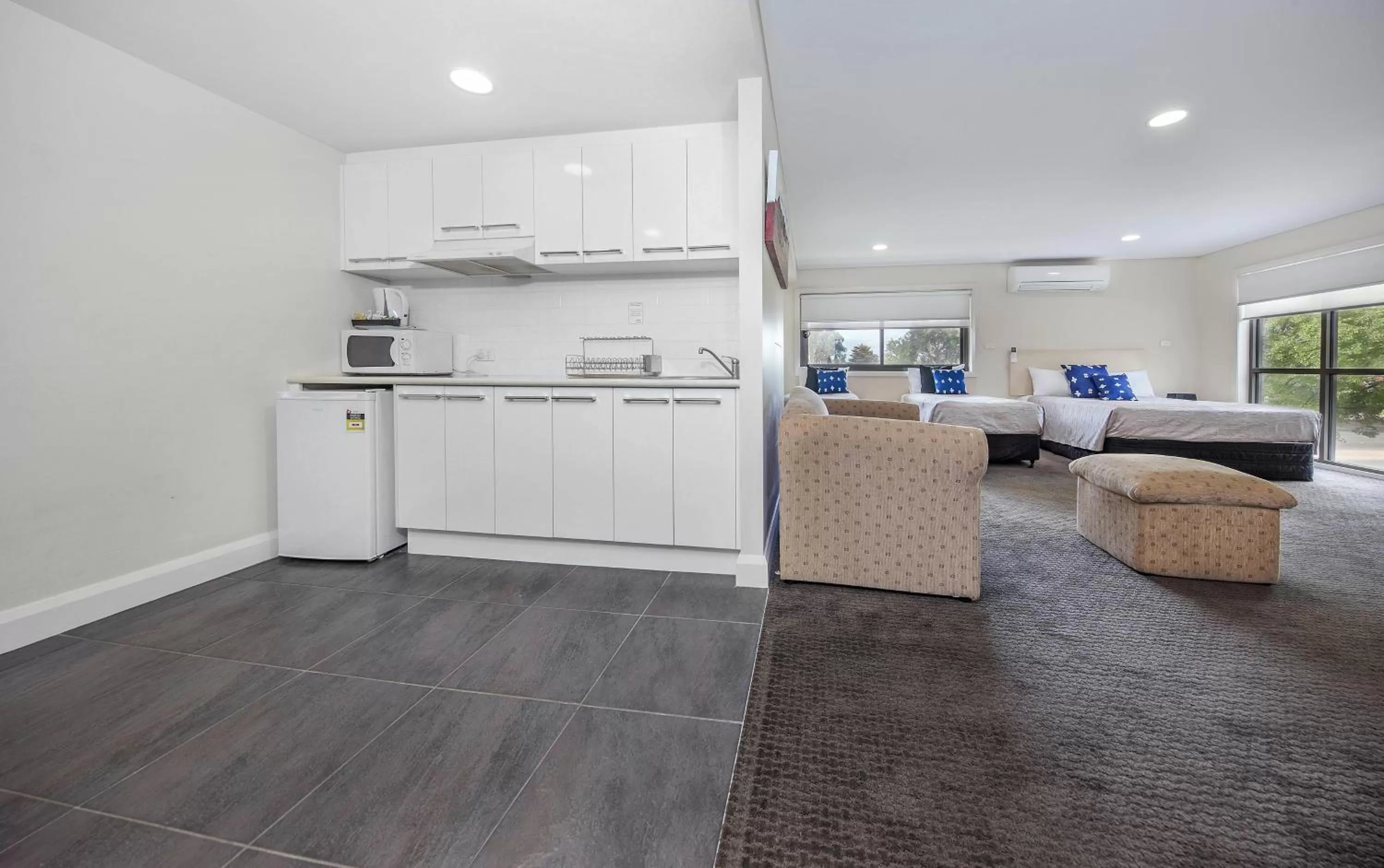 Belconnen Way Hotel & Serviced Apartments