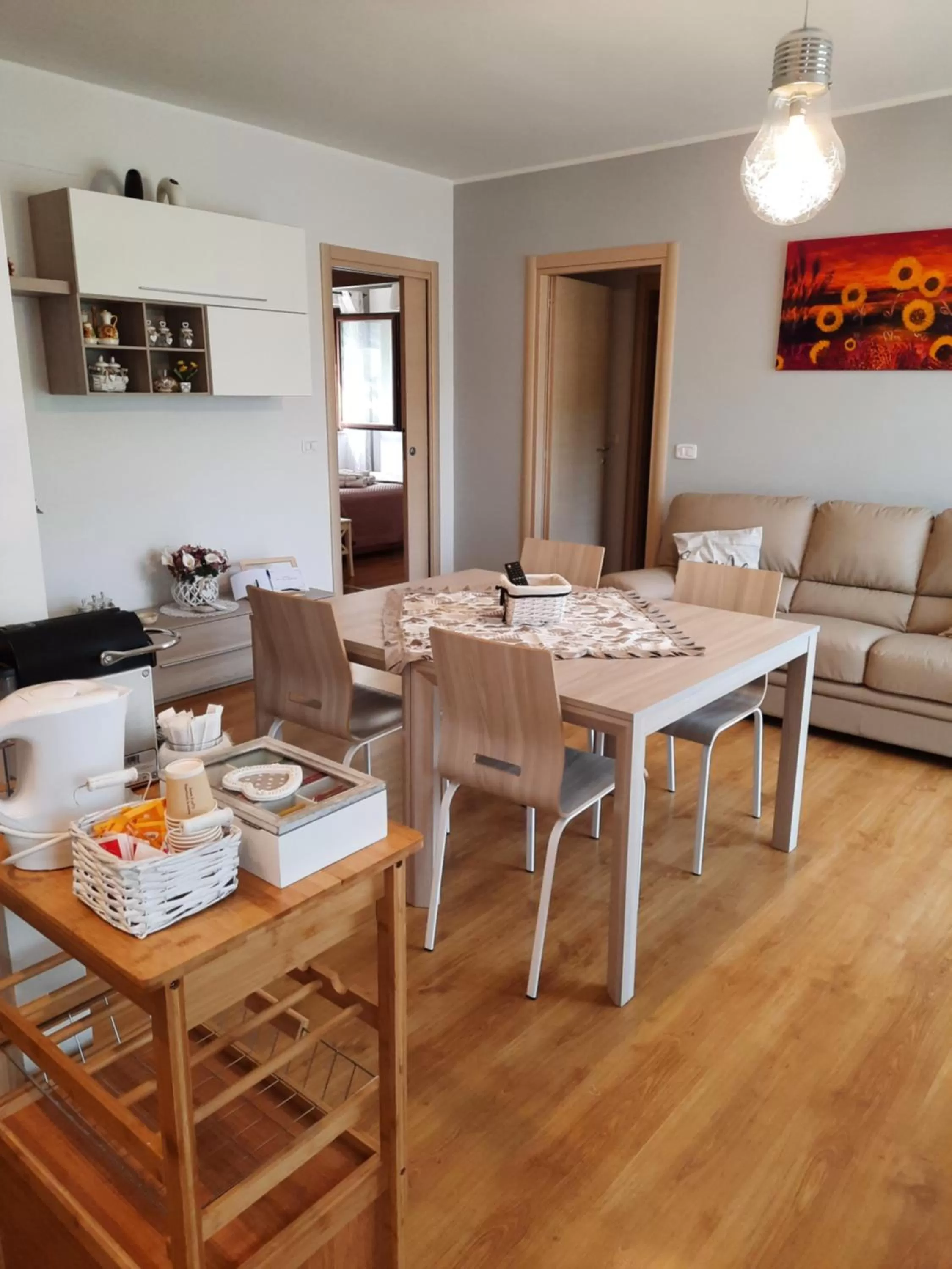 Communal lounge/ TV room in B&B Girasoli