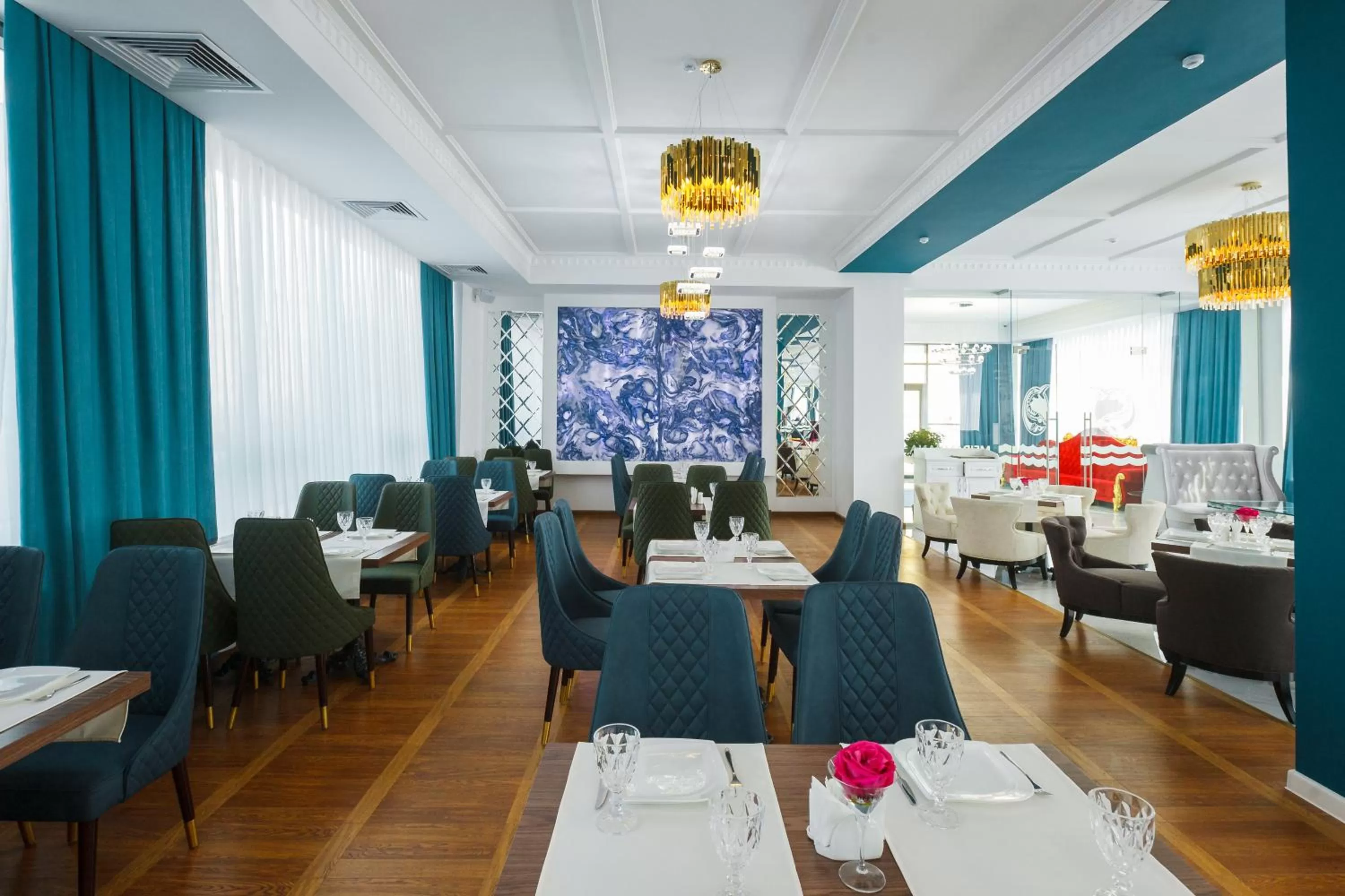 Restaurant/places to eat in Beluga Hotel
