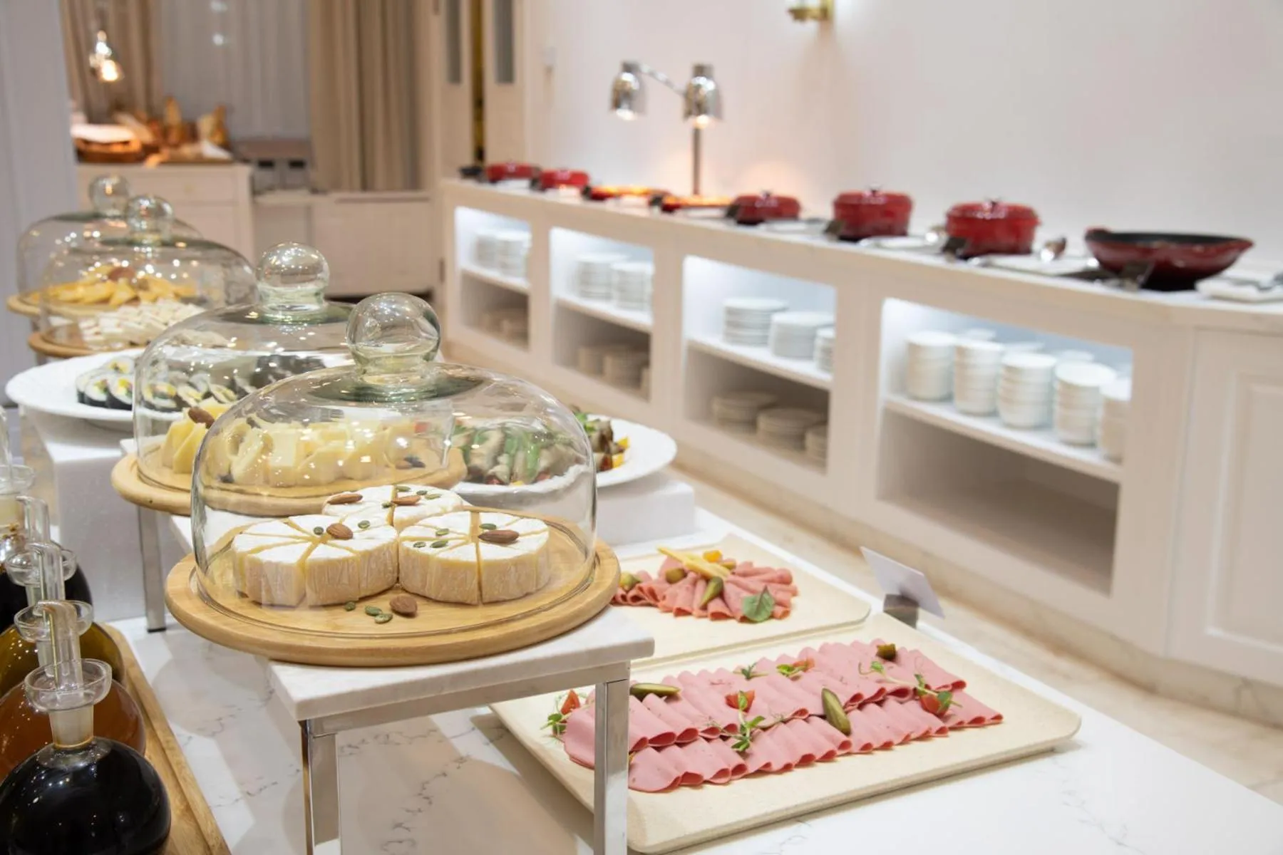 Restaurant/places to eat in LOTTE City Hotels Tashkent Palace