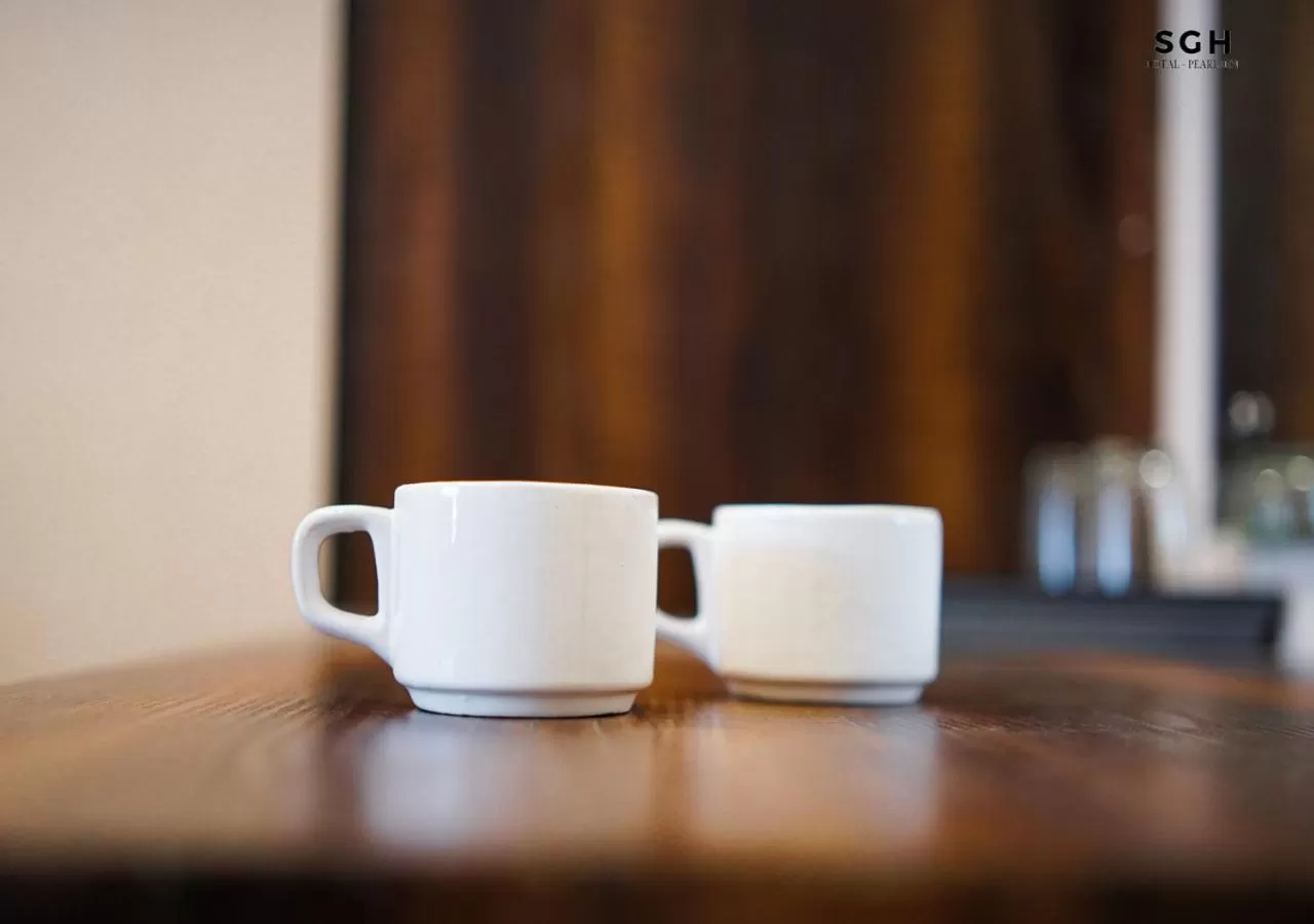 Coffee/tea facilities in Sukoon Pearl inn