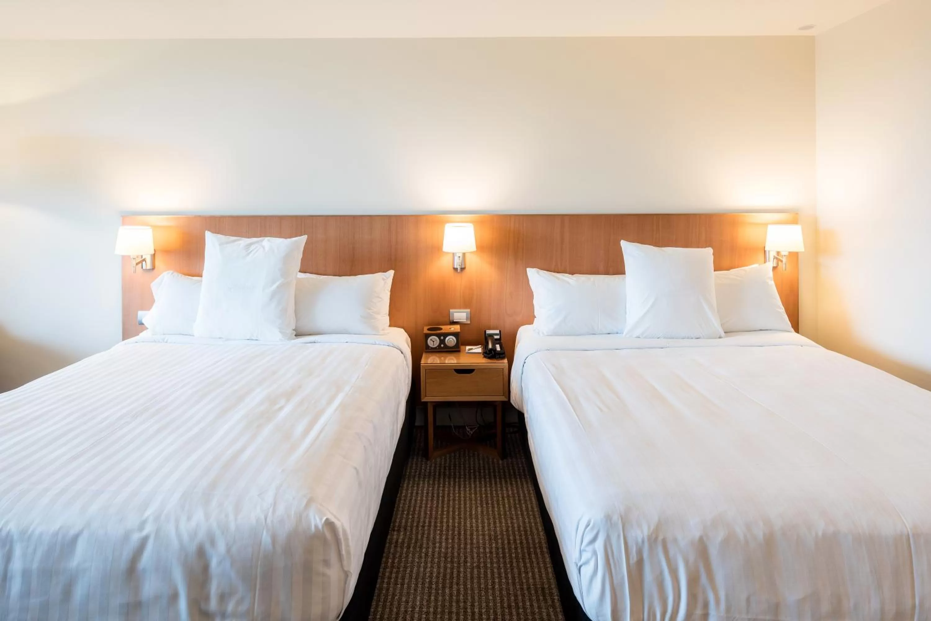 Bed in Commodore Airport Hotel Christchurch