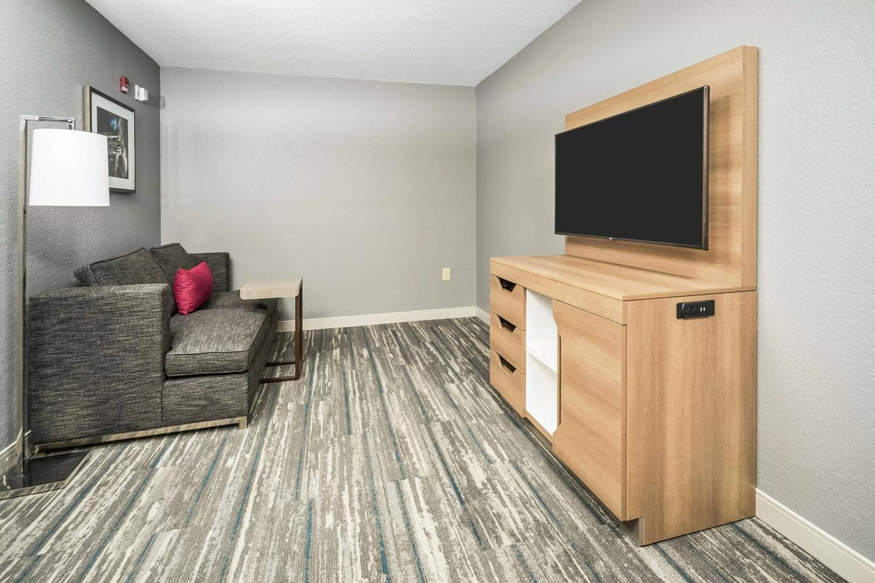 Living room in Hampton Inn Wilson Downtown