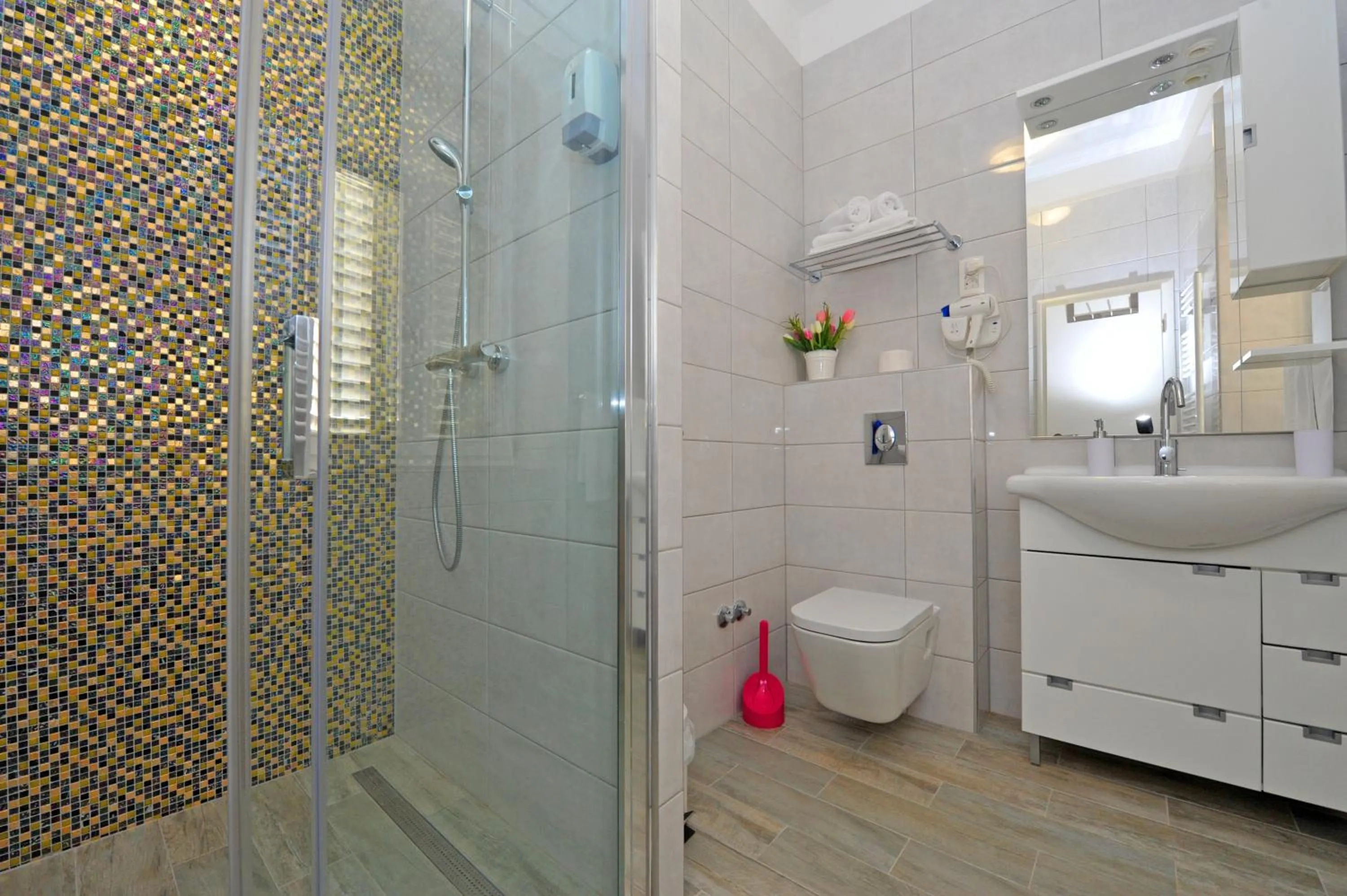 Bathroom in Luxury Rooms Nirvana