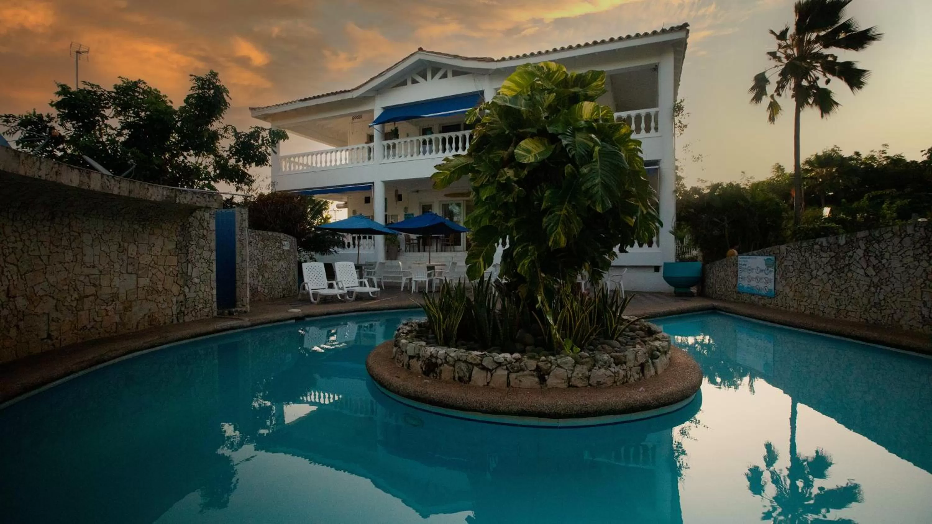 Pool view in Hosteria Mar y Sol