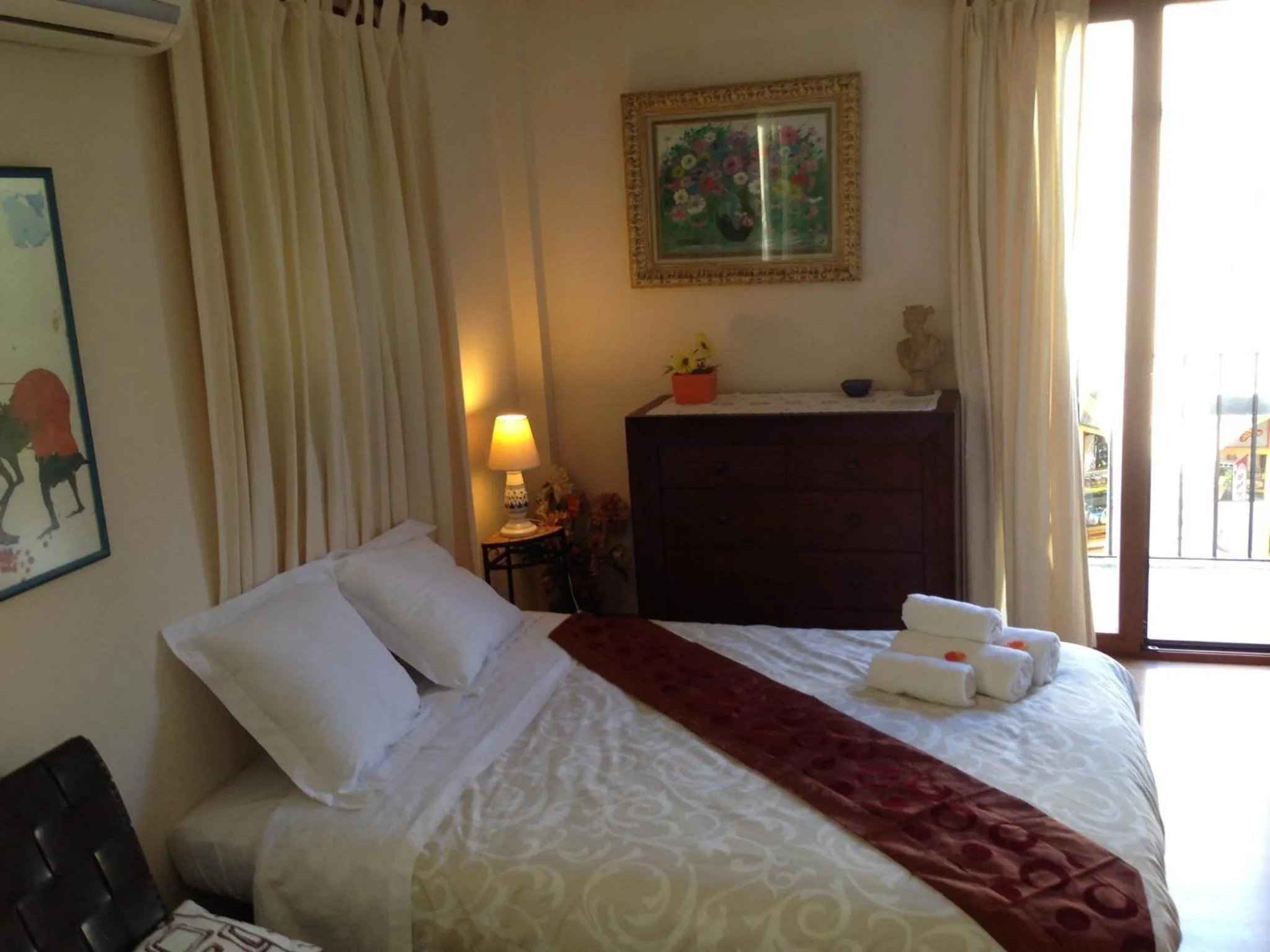 Photo of the whole room in Allotjaments Serra de Tramuntana