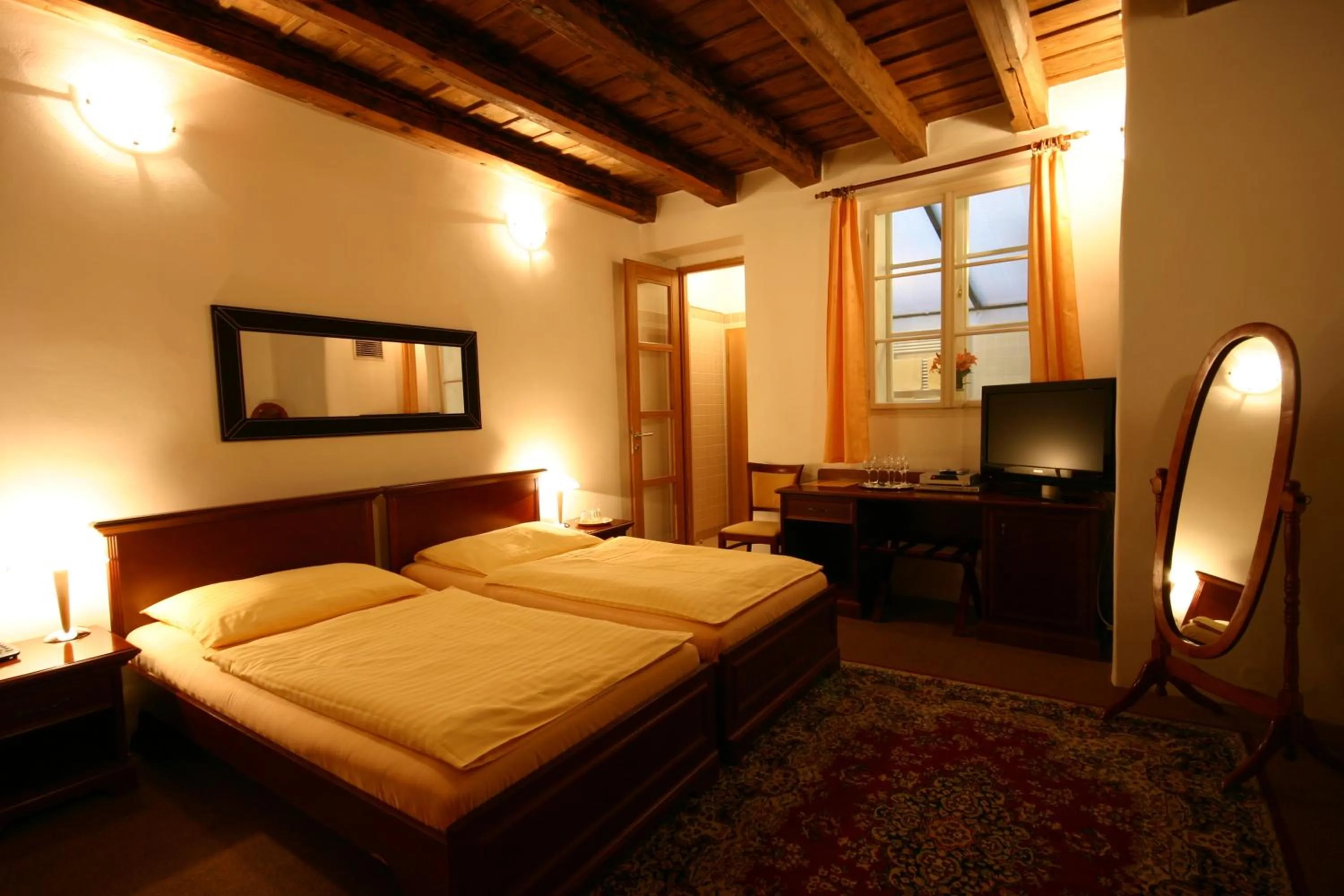 Photo of the whole room, Bed in U Tří Bubnů