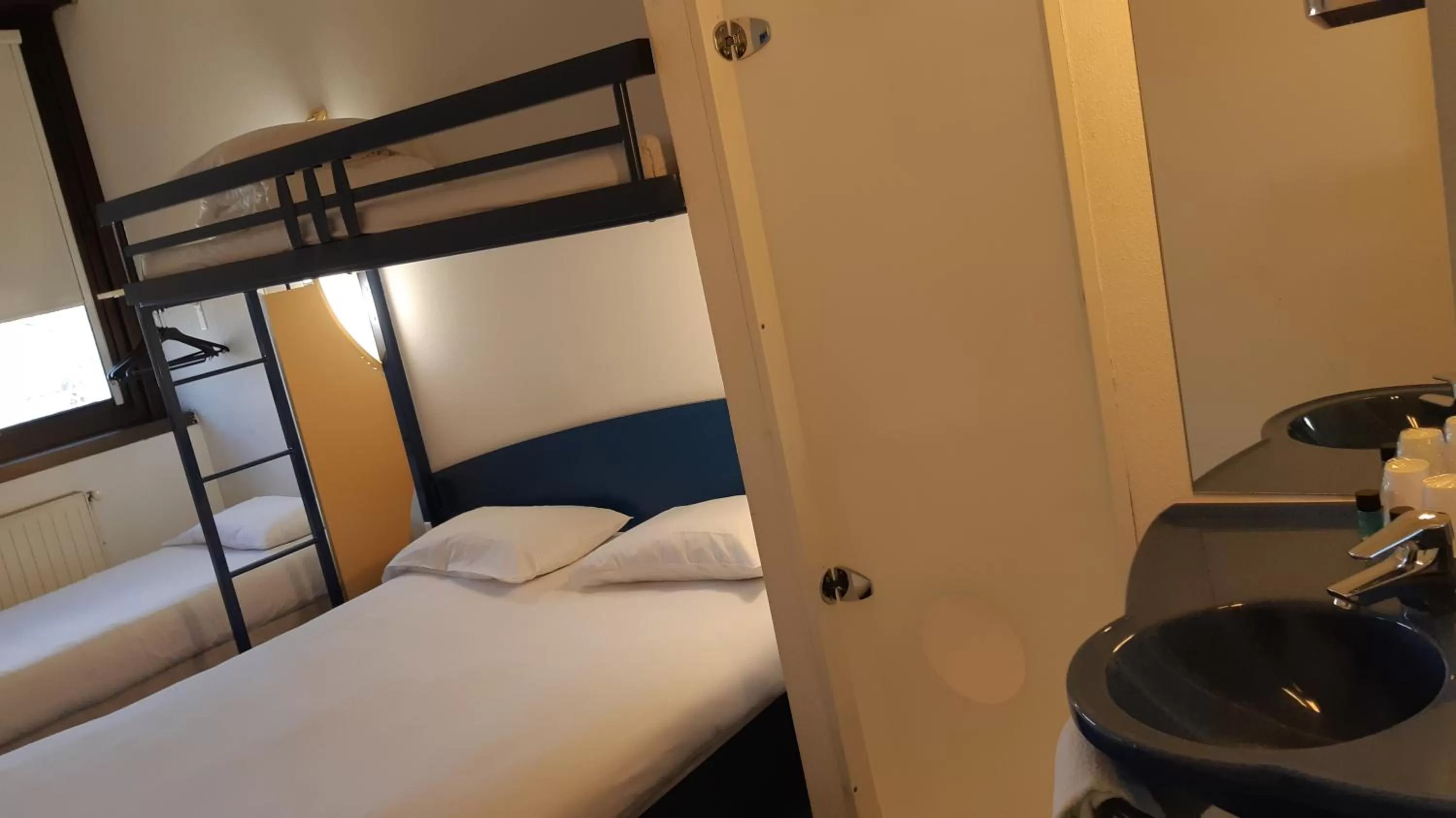 bunk bed, Bed in Kyriad Direct Montauban Centre