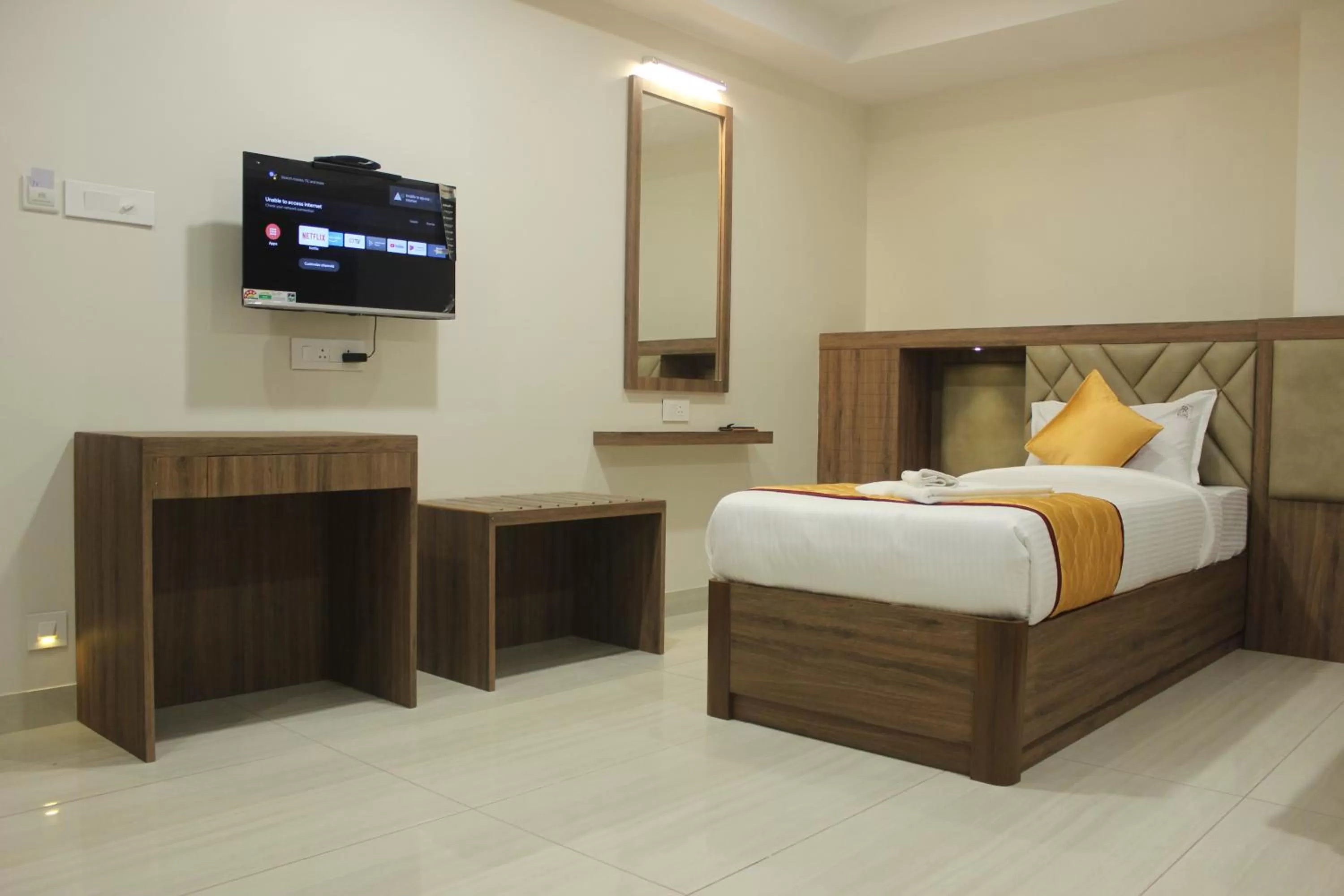 Bed in RR Mount Elite Suites